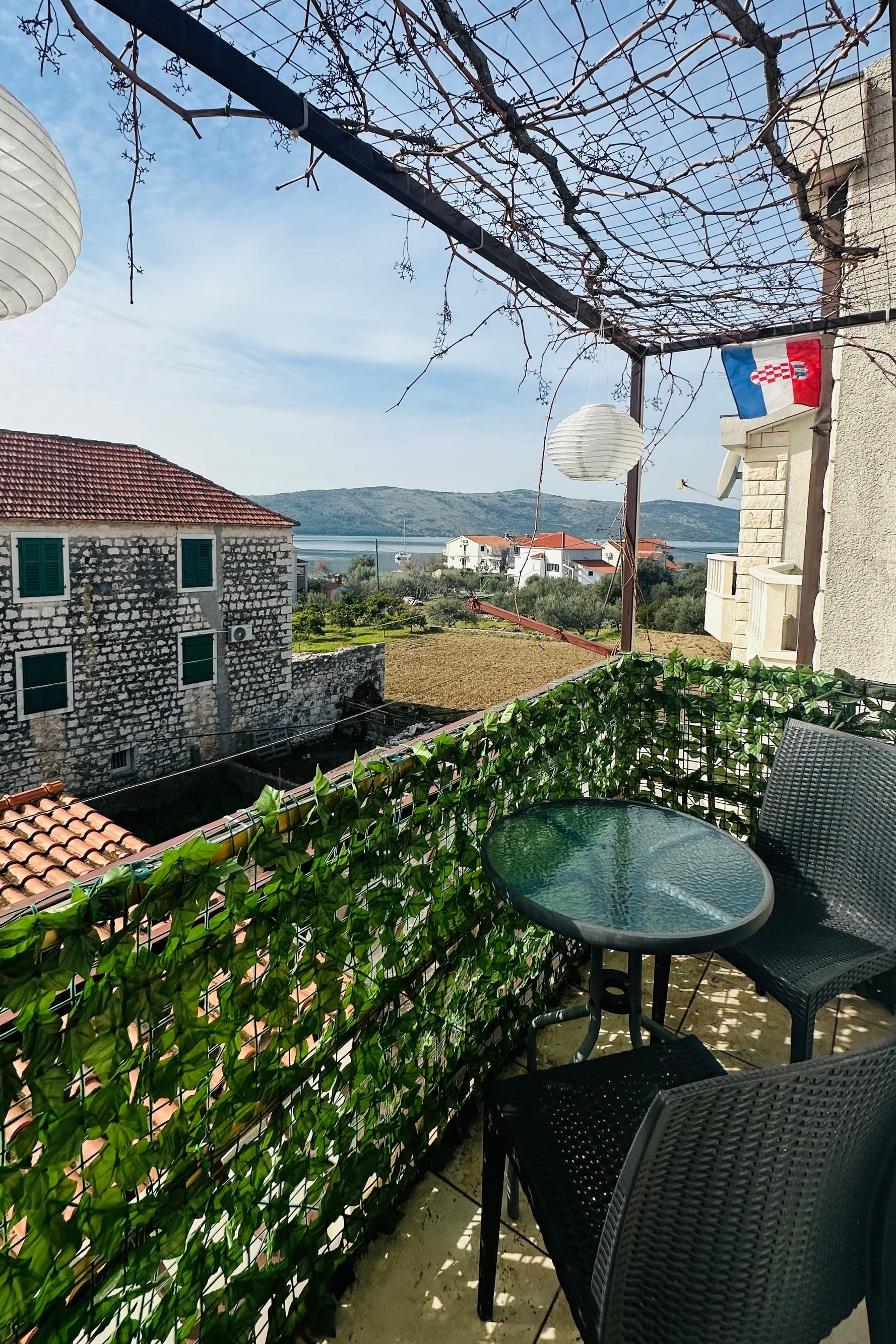 One bedroom apartment with balcony and sea view Seget Vranjica, Trogir  A-b