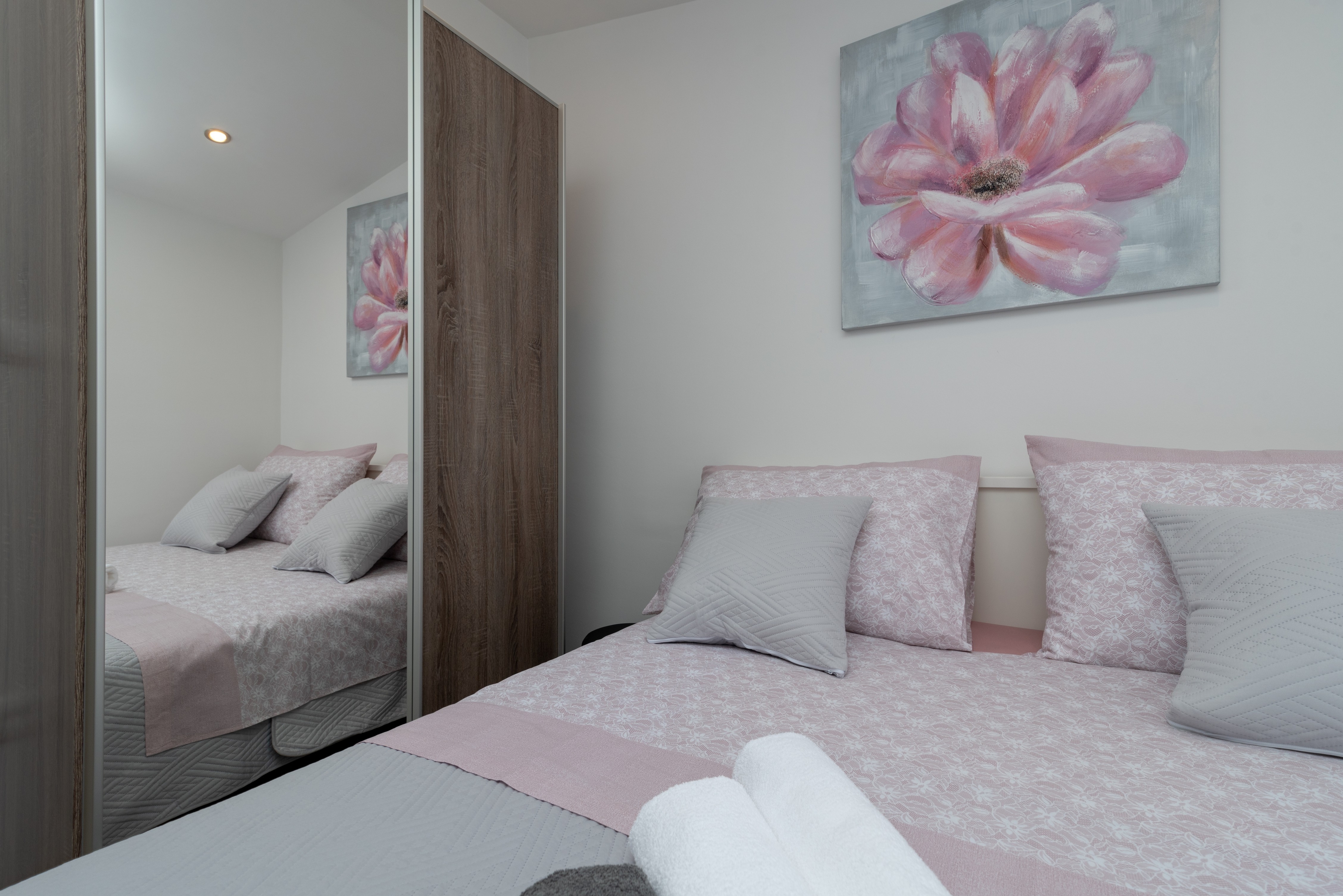 One bedroom apartment with balcony and sea view Seget Vranjica, Trogir  A-b