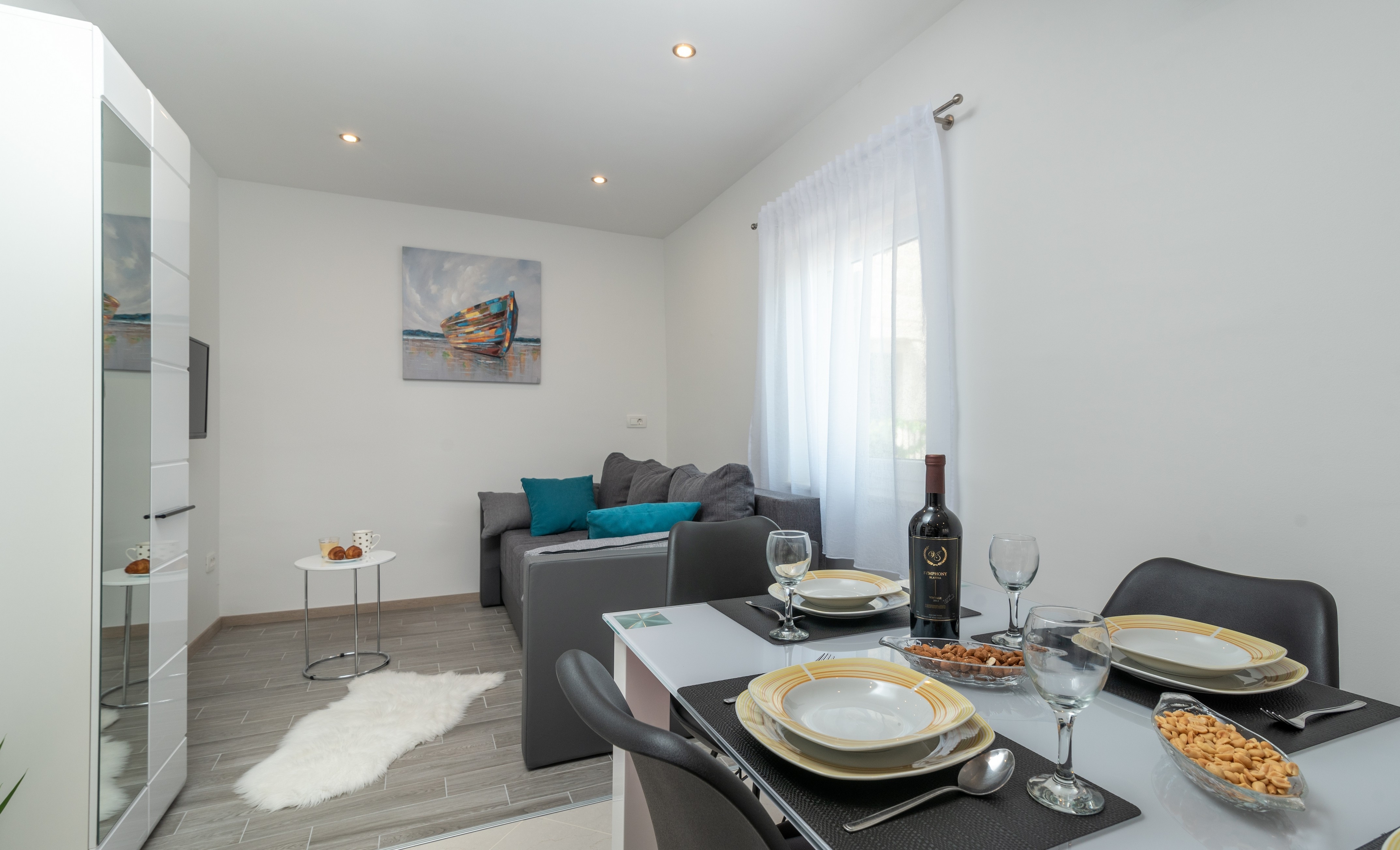 One bedroom apartment with balcony and sea view Seget Vranjica, Trogir  A-b