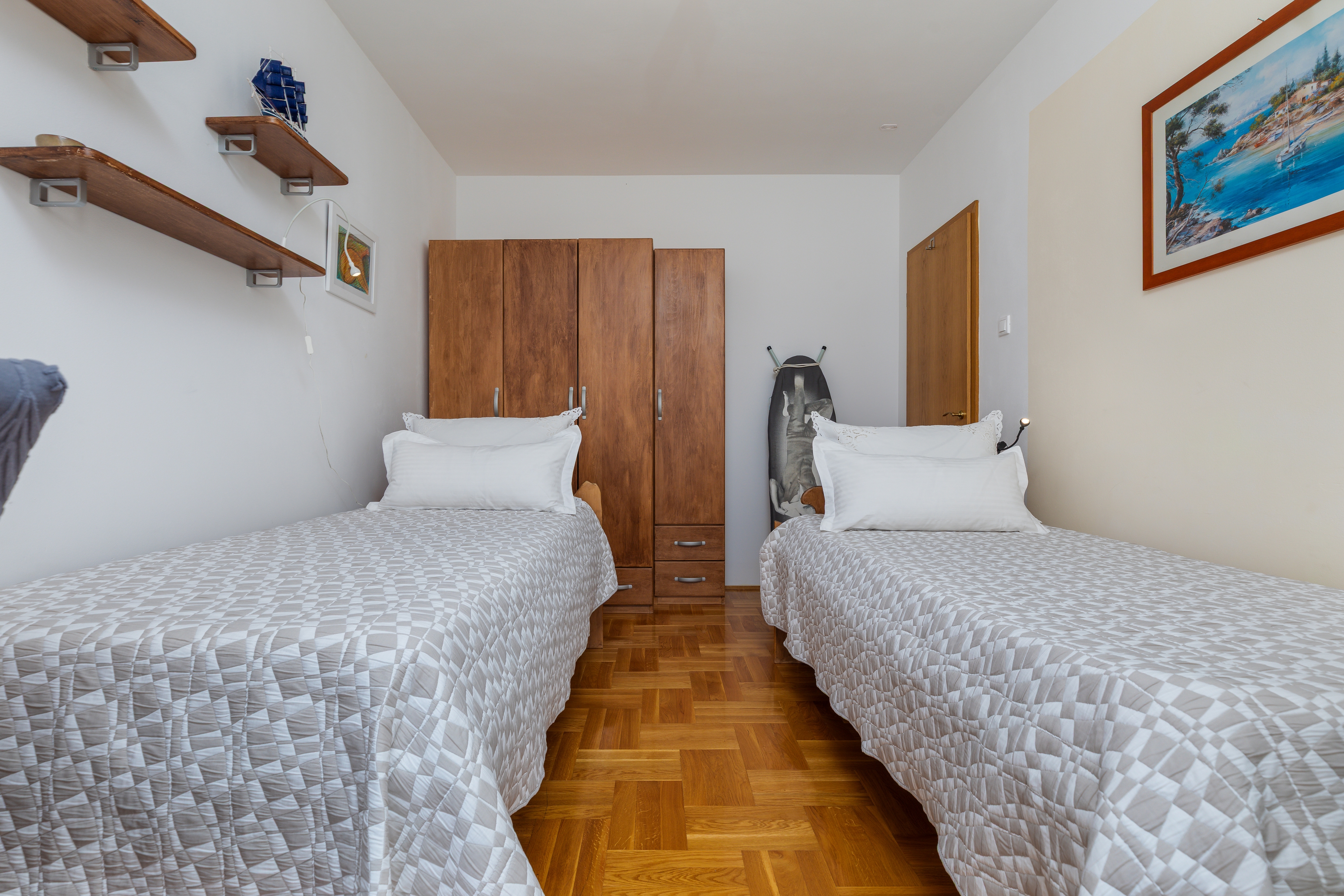 Two bedroom apartment with terrace and sea view Mali Rat, Omiš  A-a