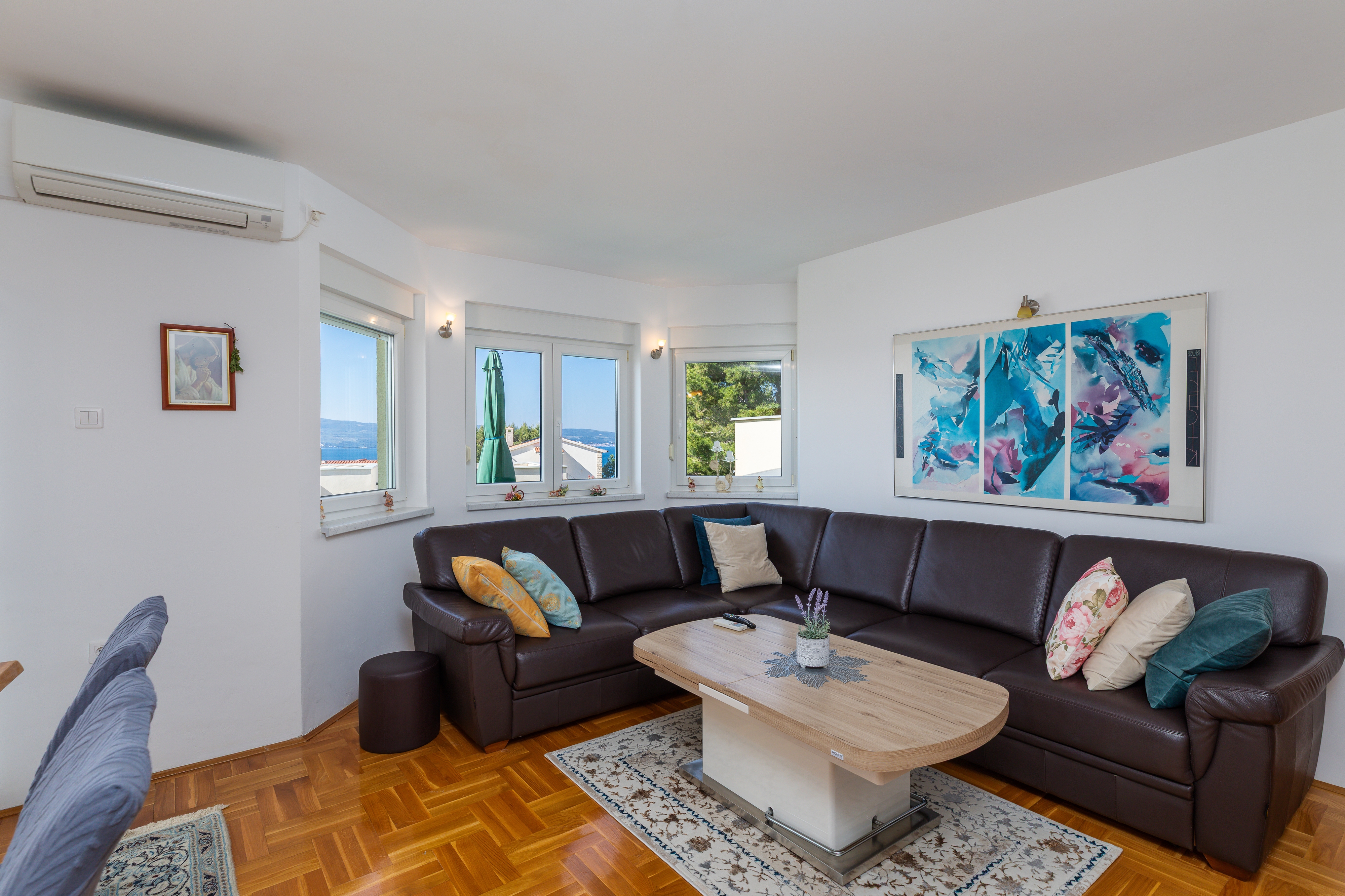 Two bedroom apartment with terrace and sea view Mali Rat, Omiš (A-23882-a) Two bedroom apartment with terrace and sea view Mali Rat, Omiš (A-23882-a)