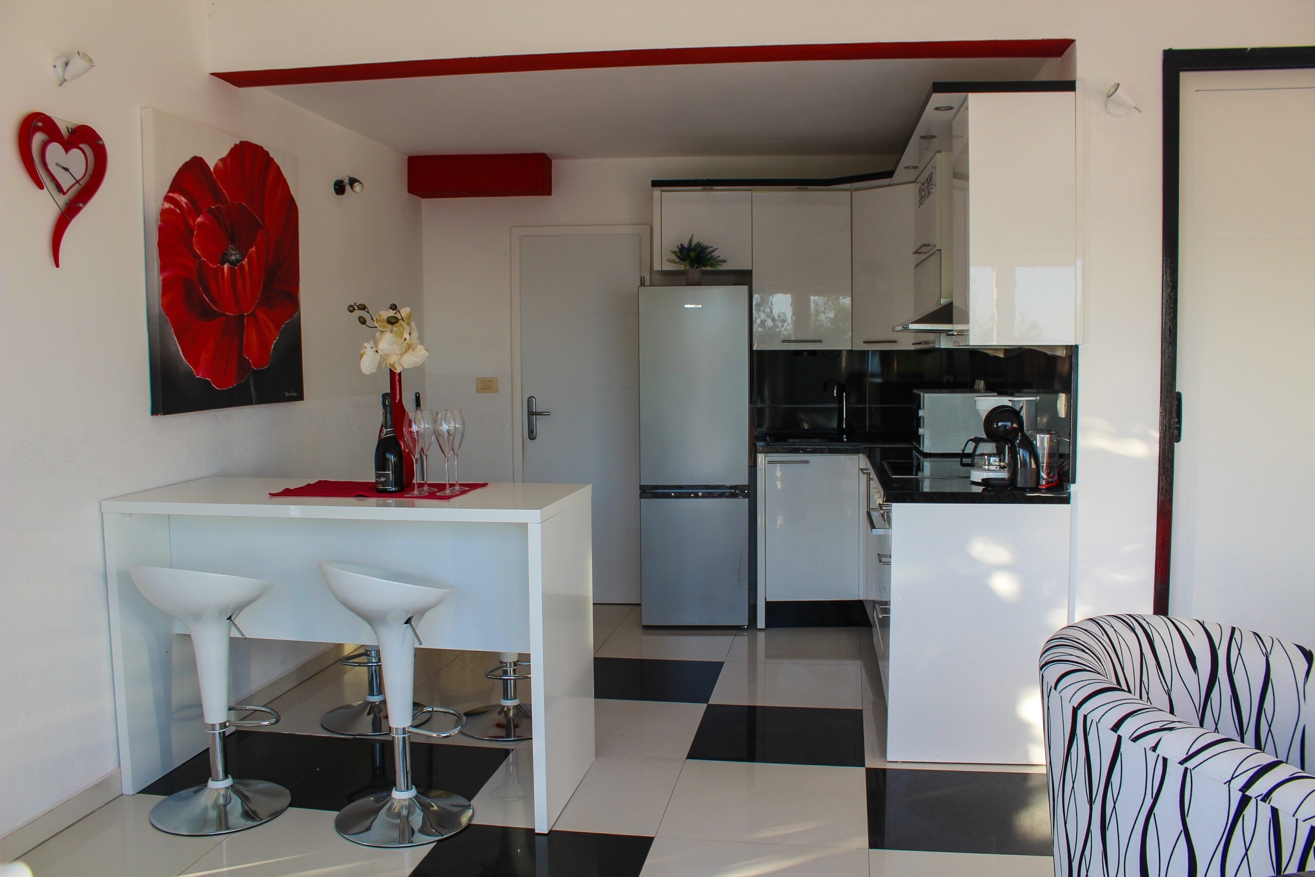 Two bedroom apartment near beach Pisak, Omiš  A-a