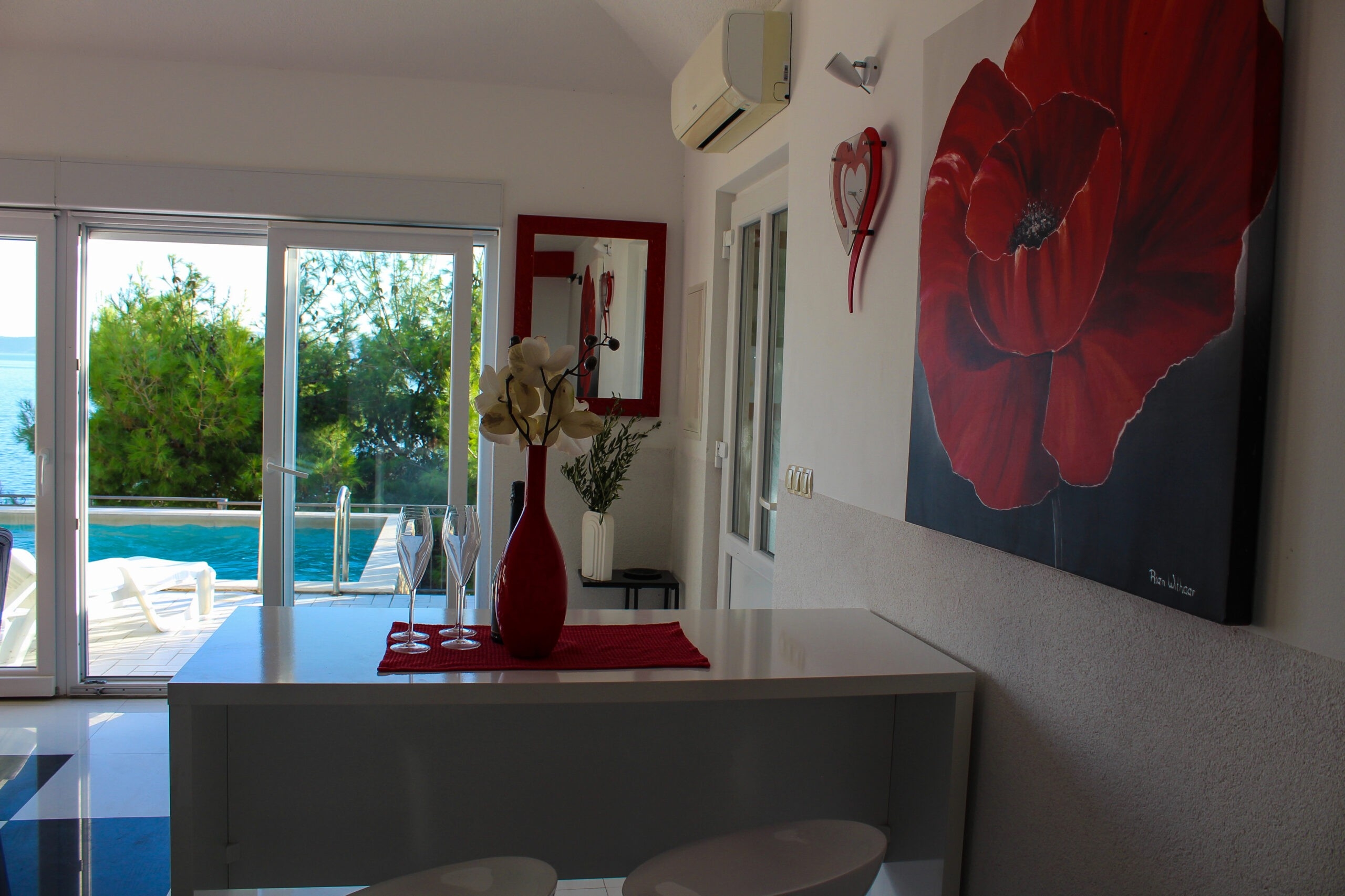 Two bedroom apartment near beach Pisak, Omiš  A-a