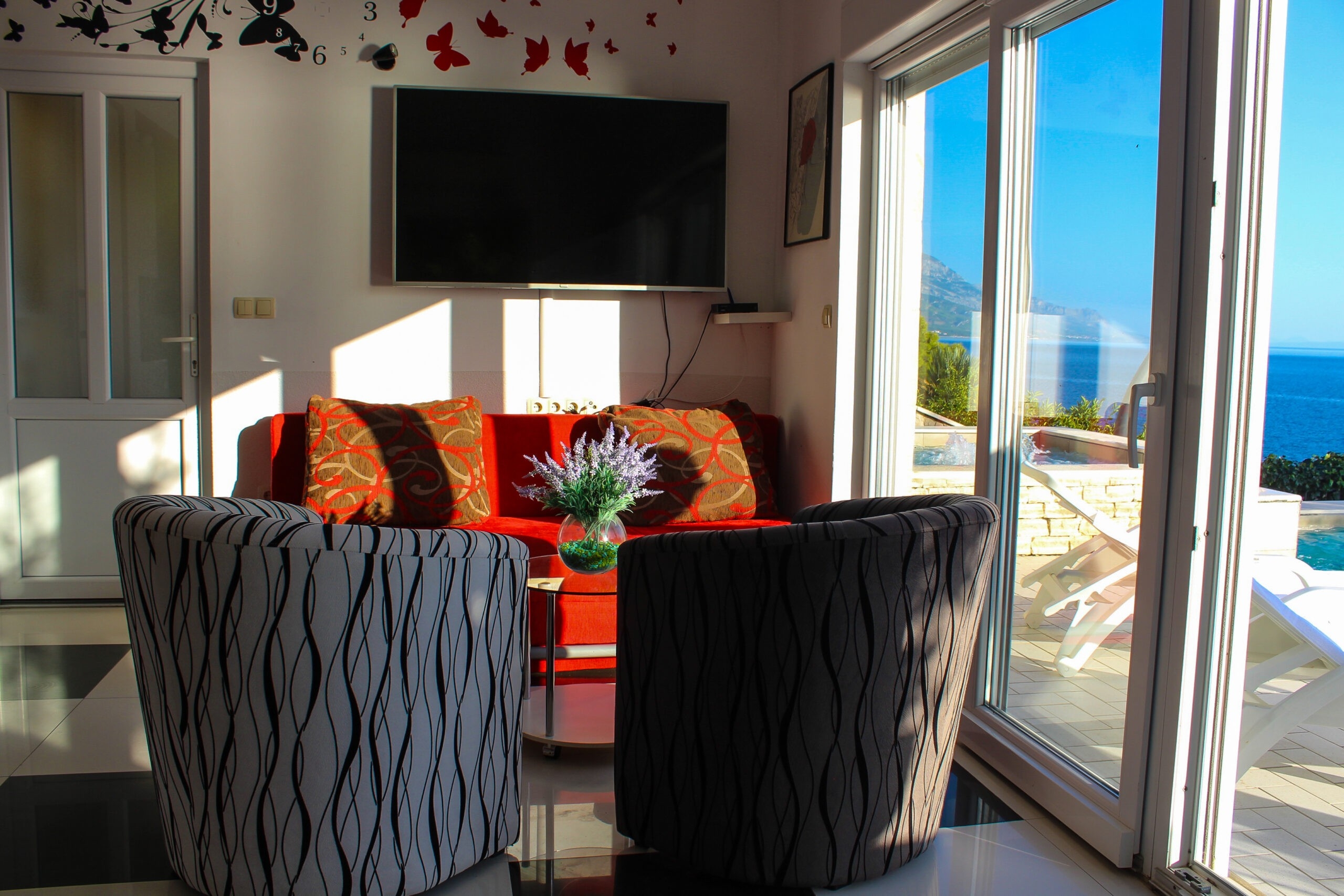 Two bedroom apartment near beach Pisak, Omiš  A-a