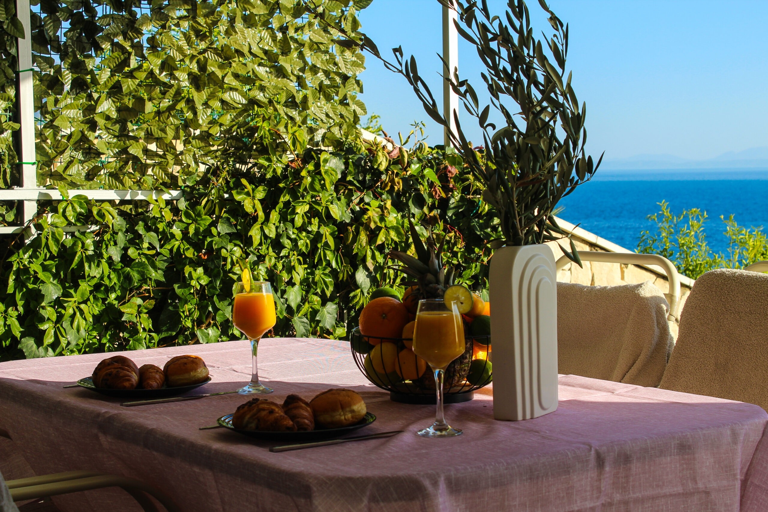 Two bedroom apartment near beach Pisak, Omiš  A-a