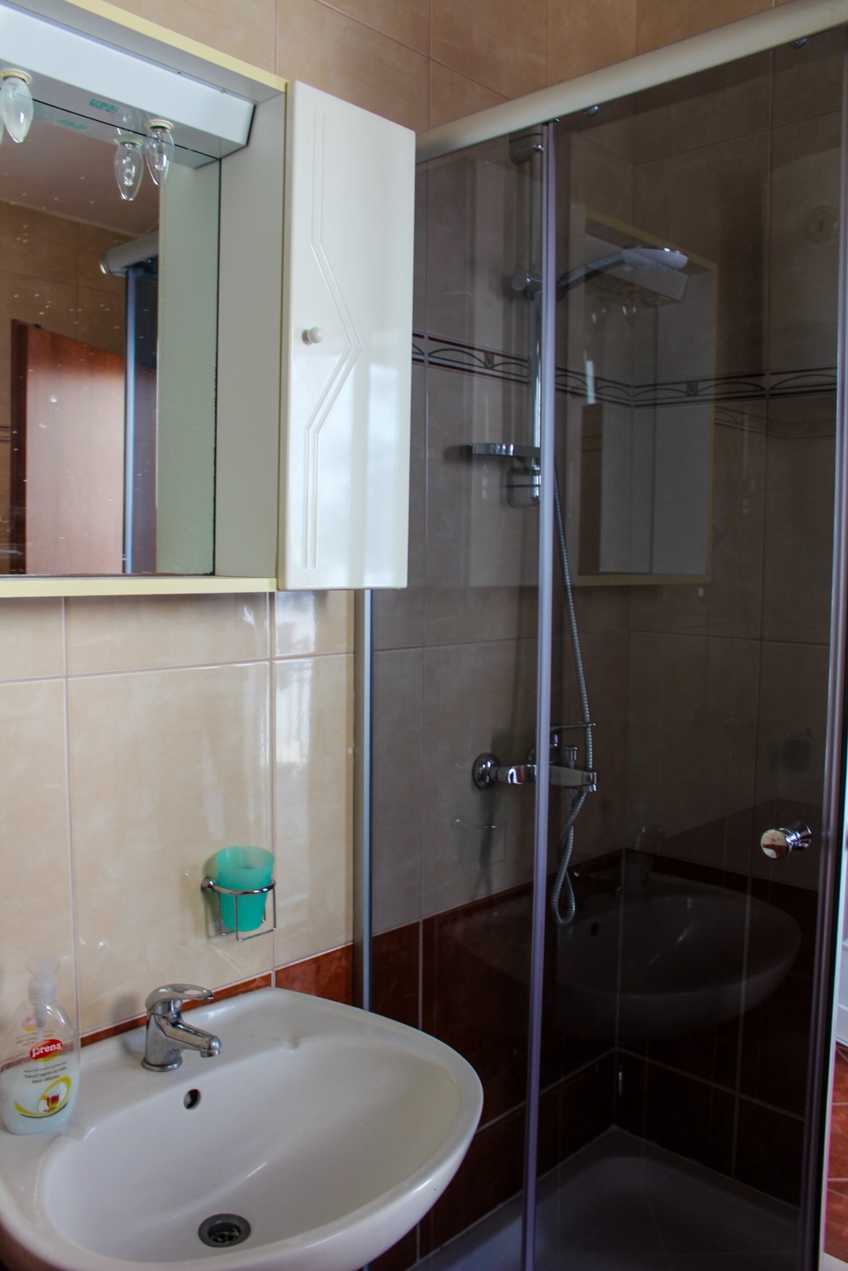 Two bedroom apartment near beach Pisak, Omiš  A-a