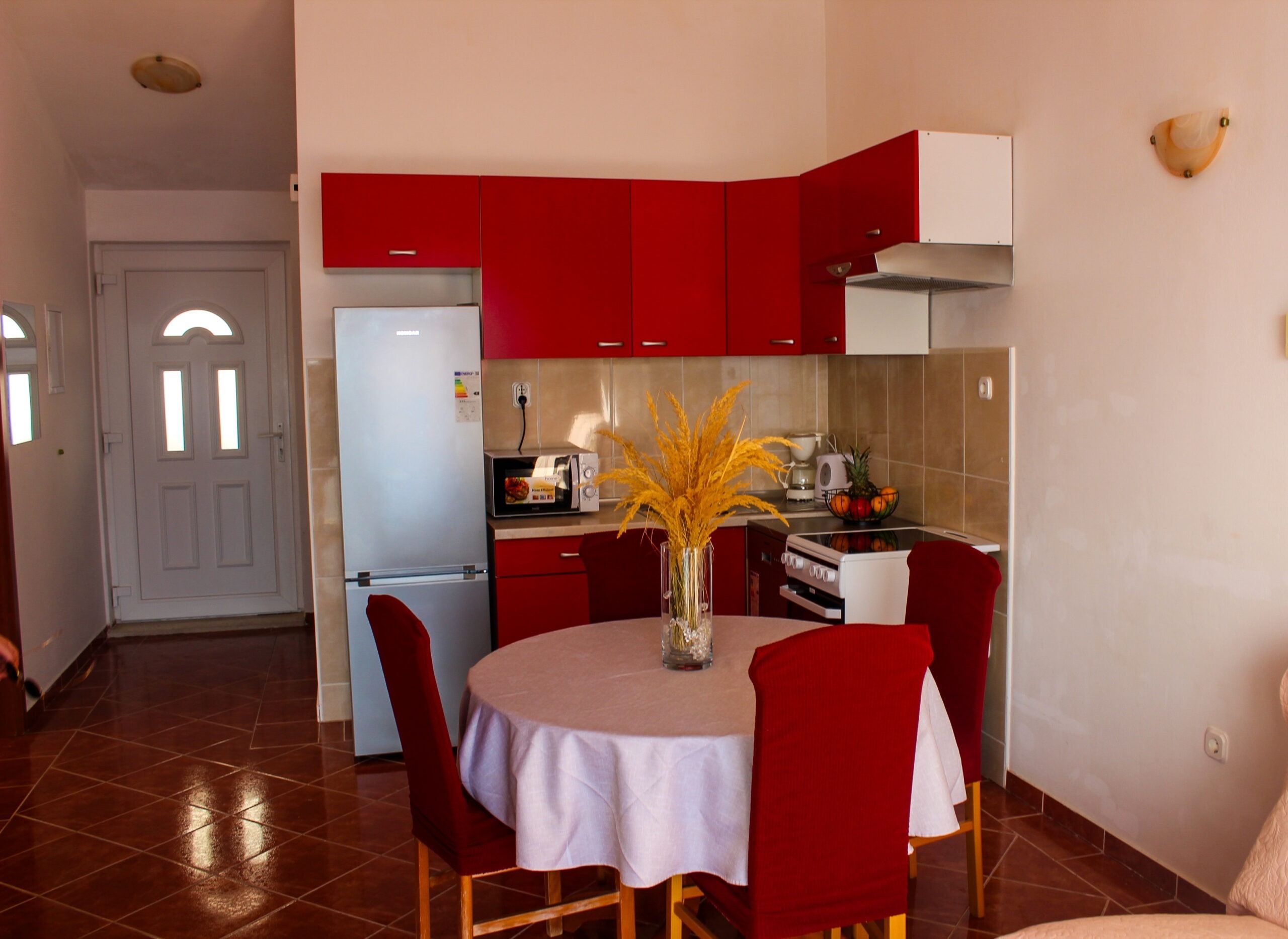 Two bedroom apartment near beach Pisak, Omiš  A-a