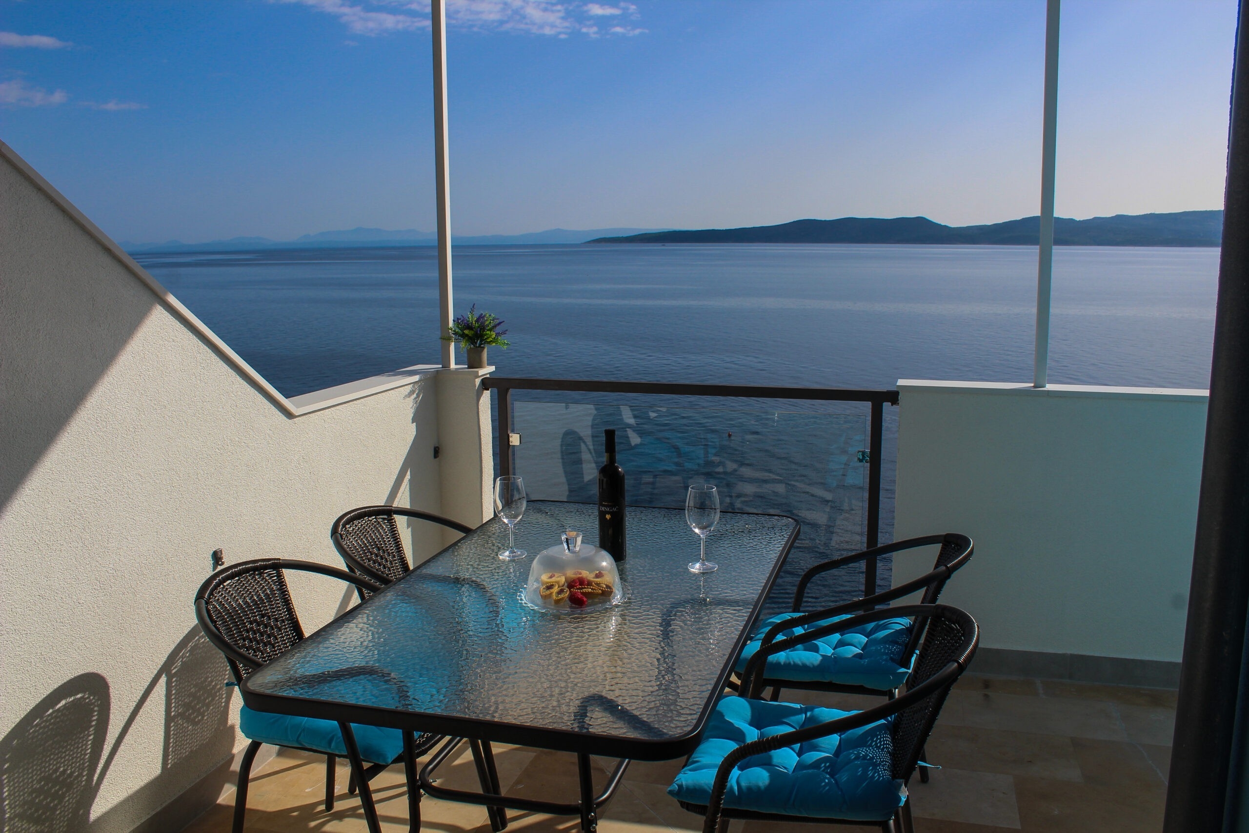 Two bedroom apartment near beach Pisak, Omiš  A-b