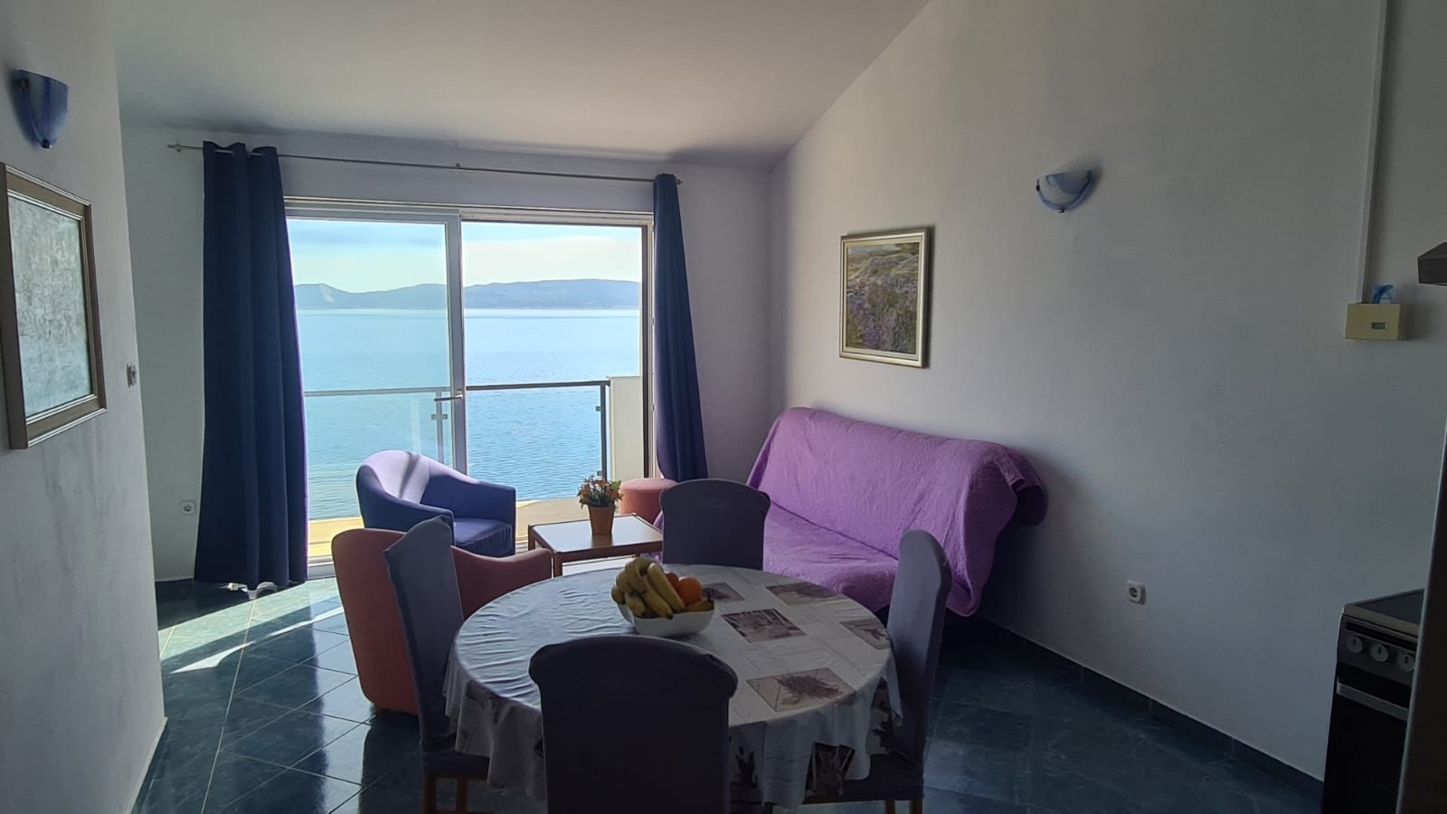 Two bedroom apartment near beach Pisak, Omiš  A-b