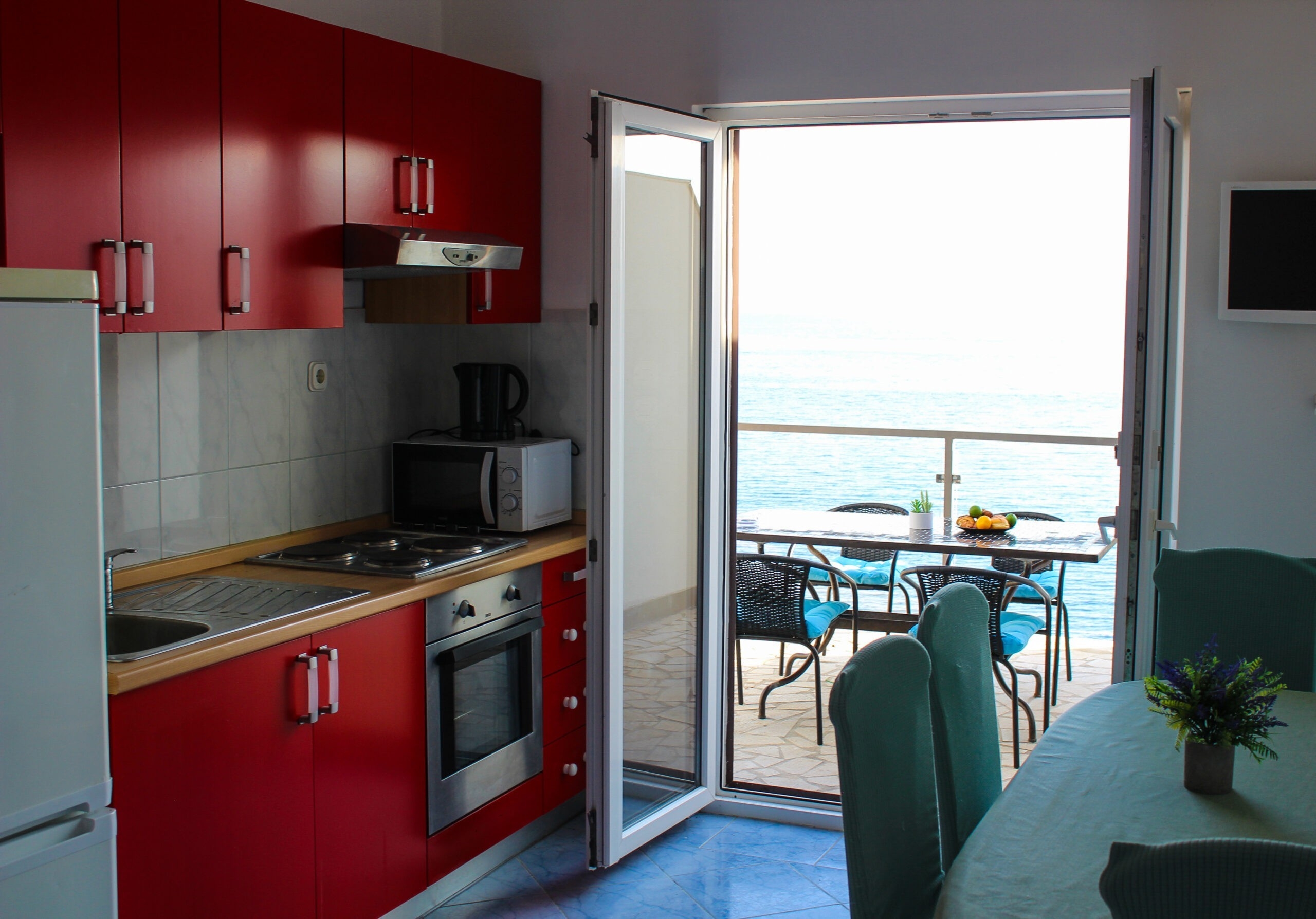 Two bedroom apartment near beach Pisak, Omiš  A-d