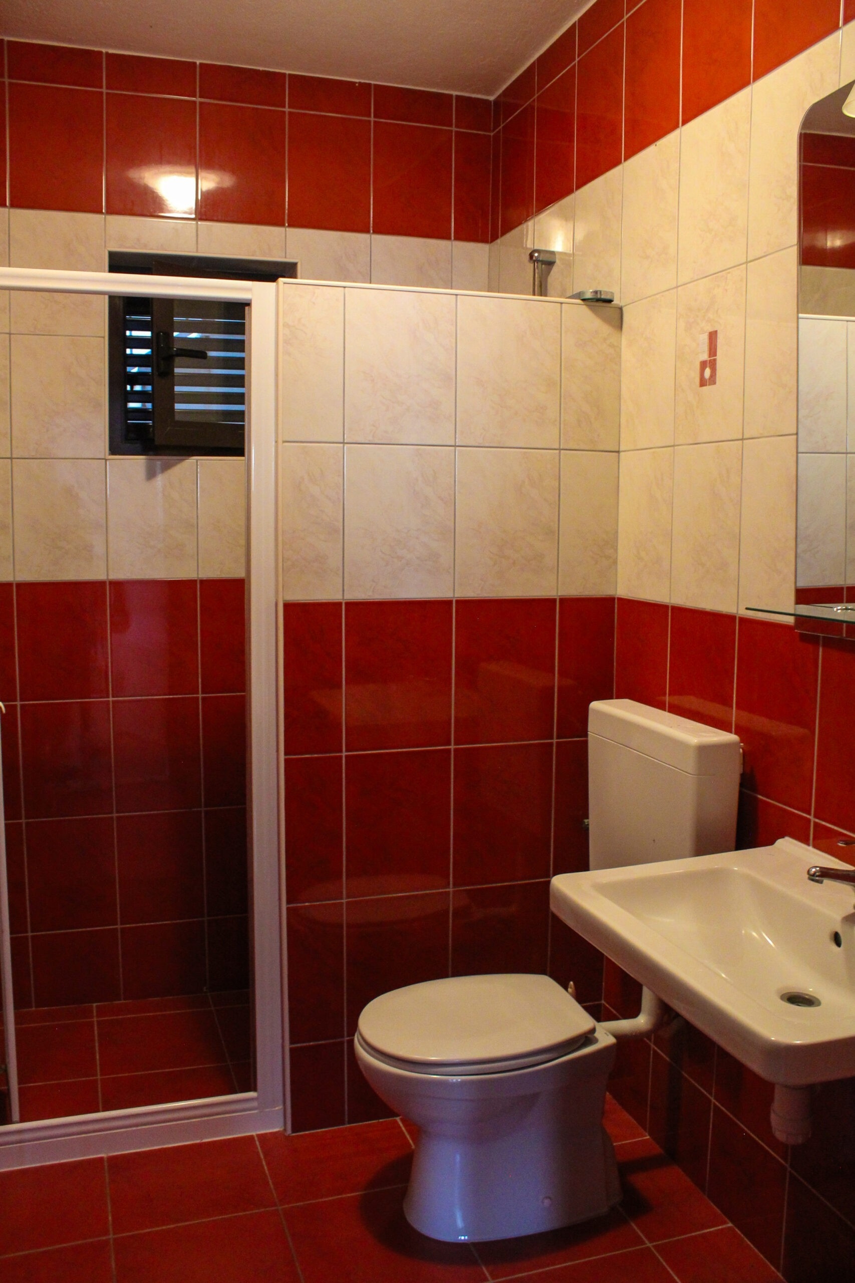 Two bedroom apartment near beach Pisak, Omiš  A-e
