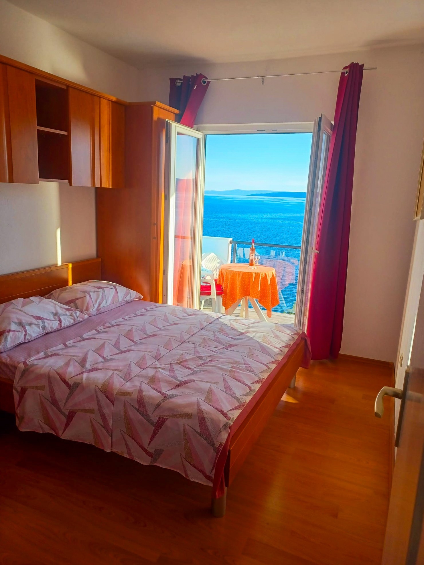 Two bedroom apartment near beach Pisak, Omiš  A-e