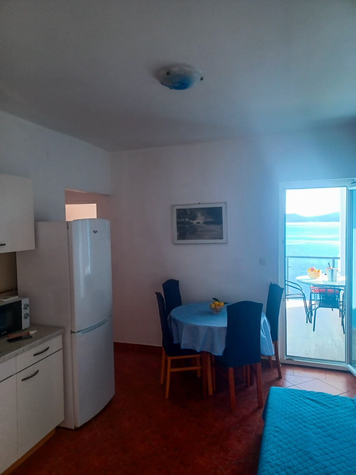 Two bedroom apartment near beach Pisak, Omiš  A-e