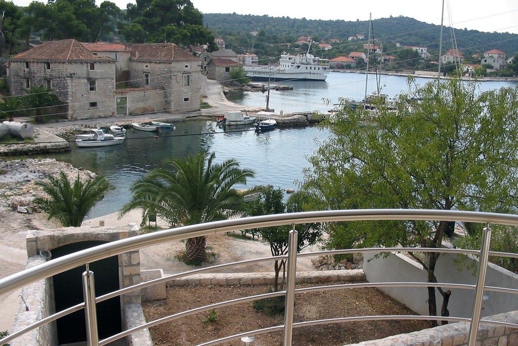 Two bedroom apartment with terrace and sea view Drvenik Veliki, Drvenik  A-a