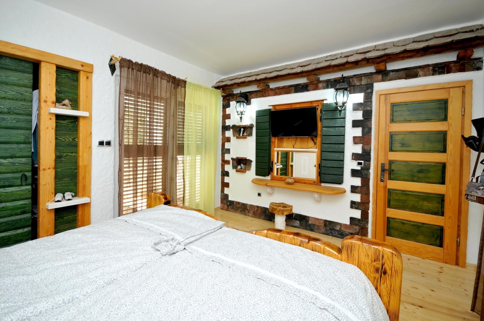 Four bedroom house with terrace and sea view Plano, Trogir  K