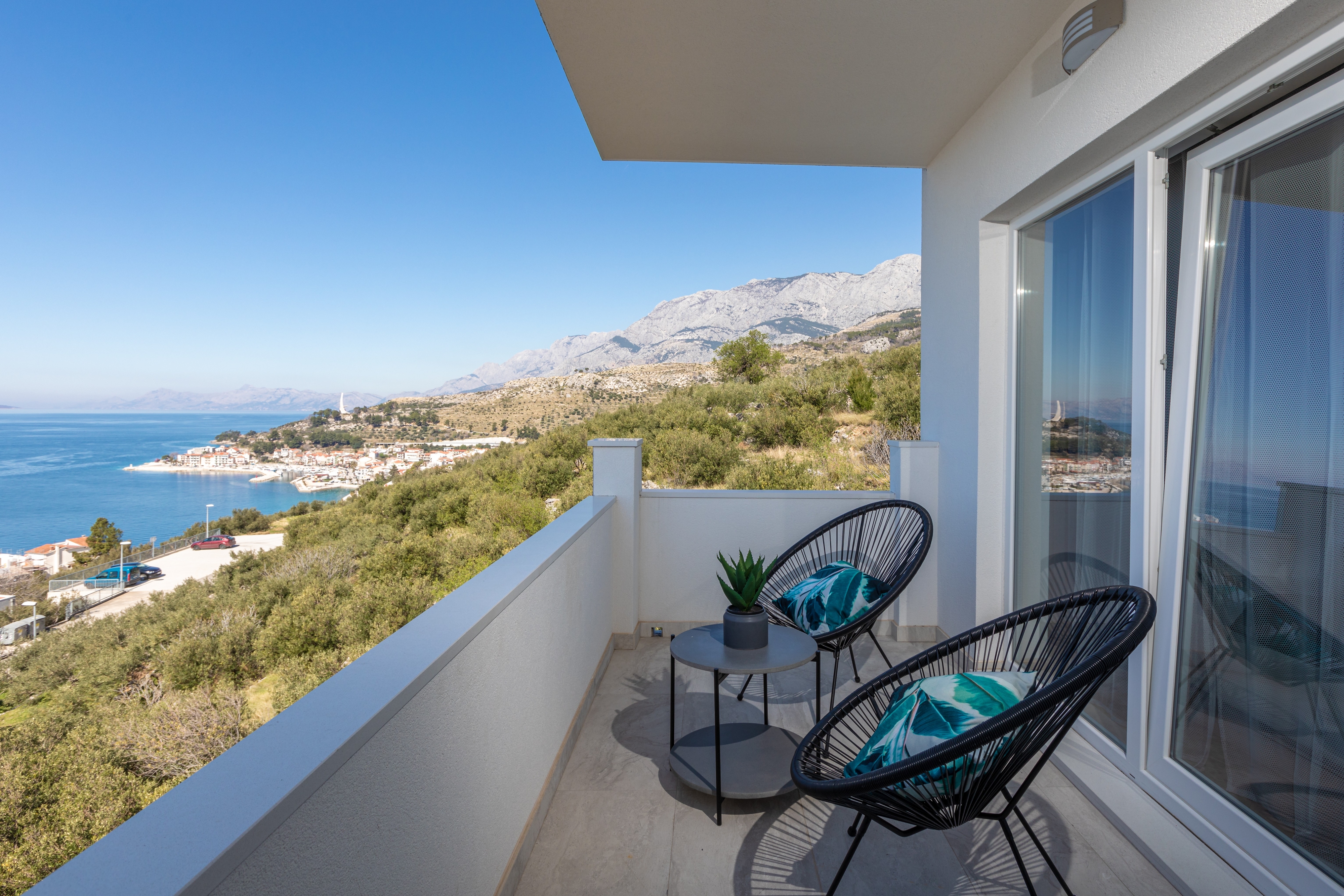 Two bedroom house with terrace and sea view Podgora, Makarska  K