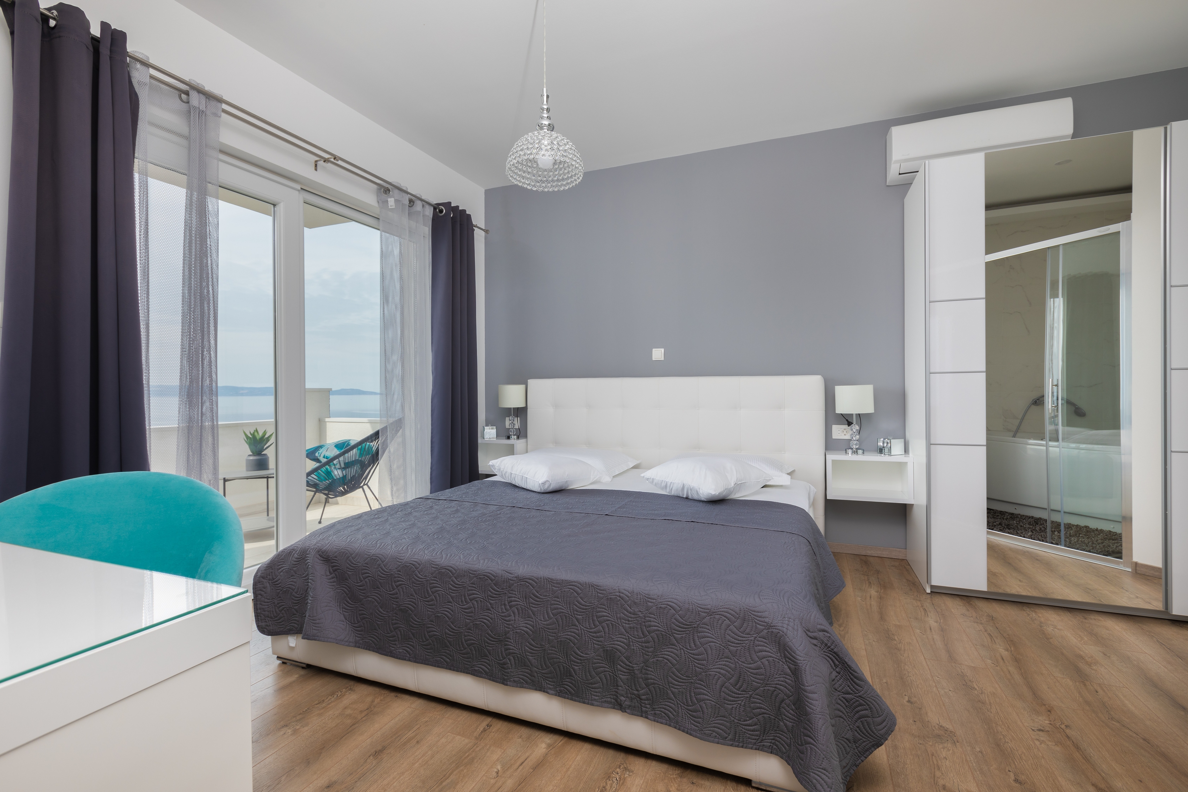 Two bedroom house with terrace and sea view Podgora, Makarska  K