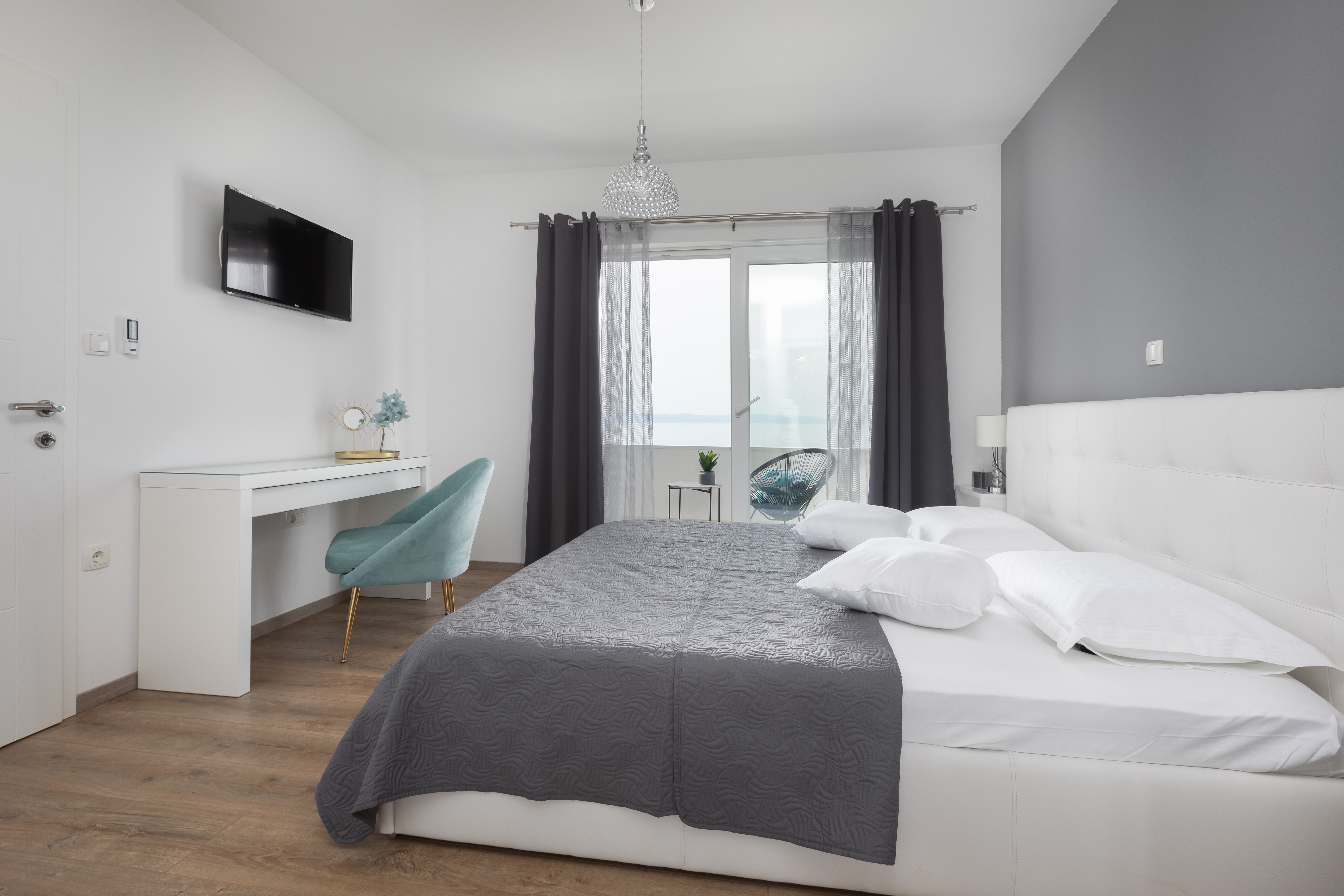 Two bedroom house with terrace and sea view Podgora, Makarska  K