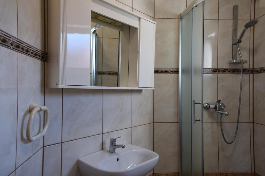 Two bedroom apartment with balcony Kaštel Štafilić, Kaštela  A-b