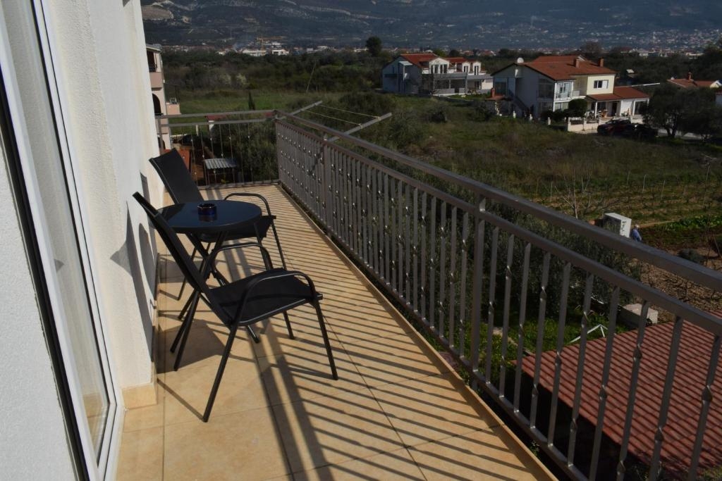 Two bedroom apartment with balcony Kaštel Štafilić, Kaštela  A-c