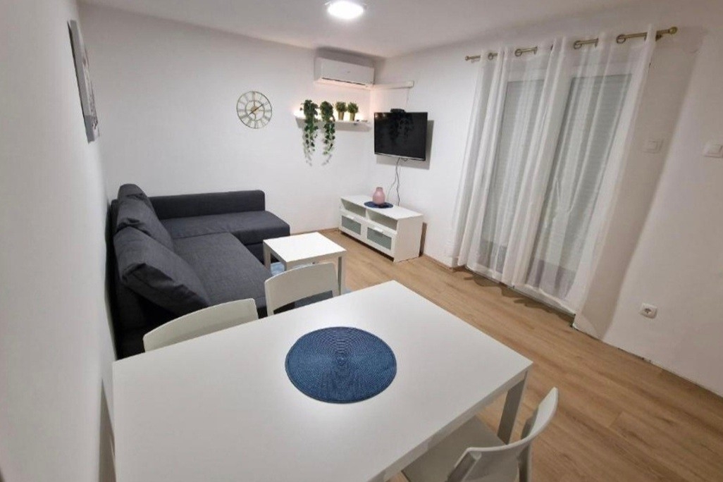 One bedroom apartment with balcony and sea view Selce, Crikvenica  A-a