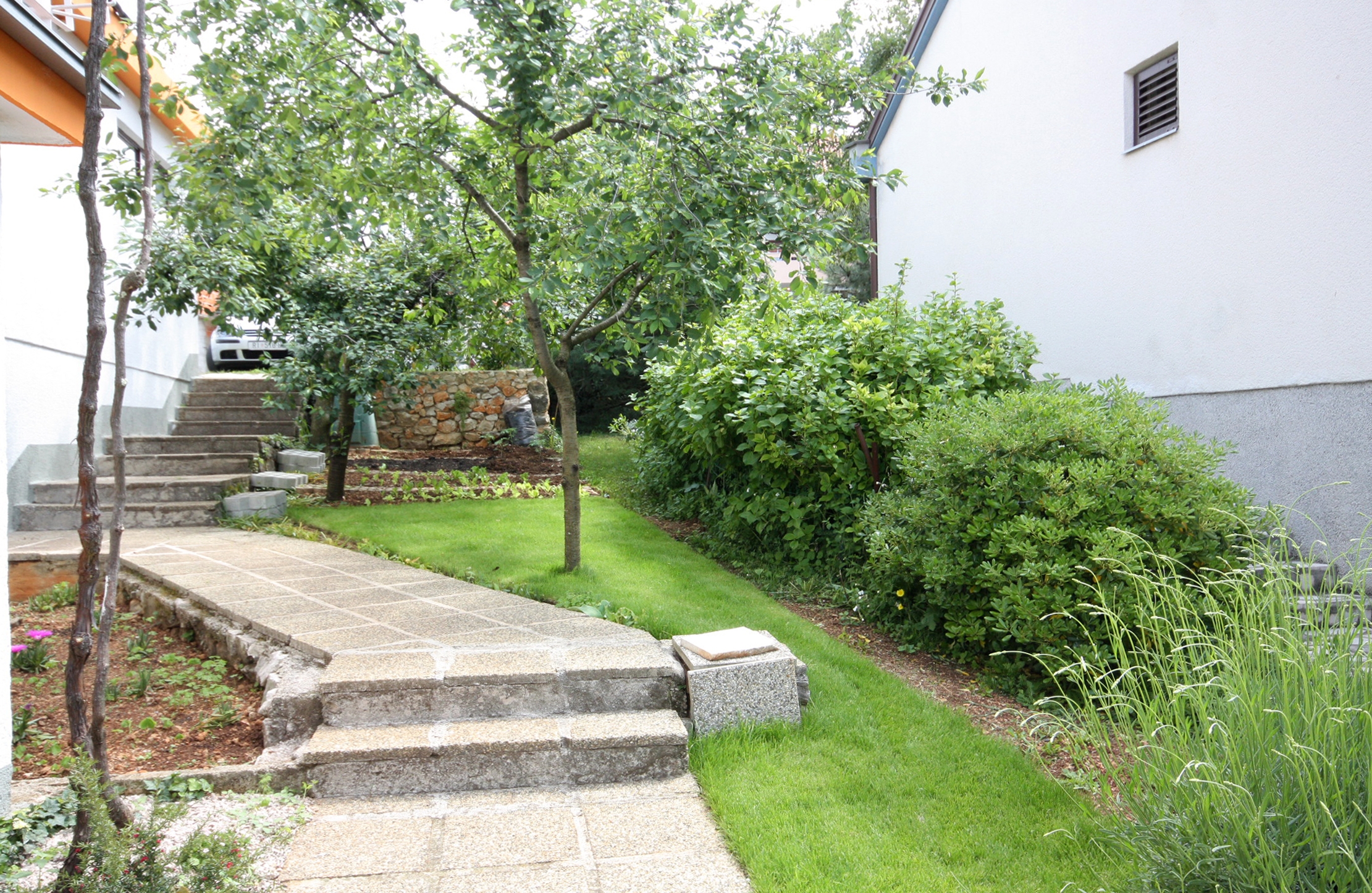 Two bedroom apartment with terrace Njivice, Krk  A-b