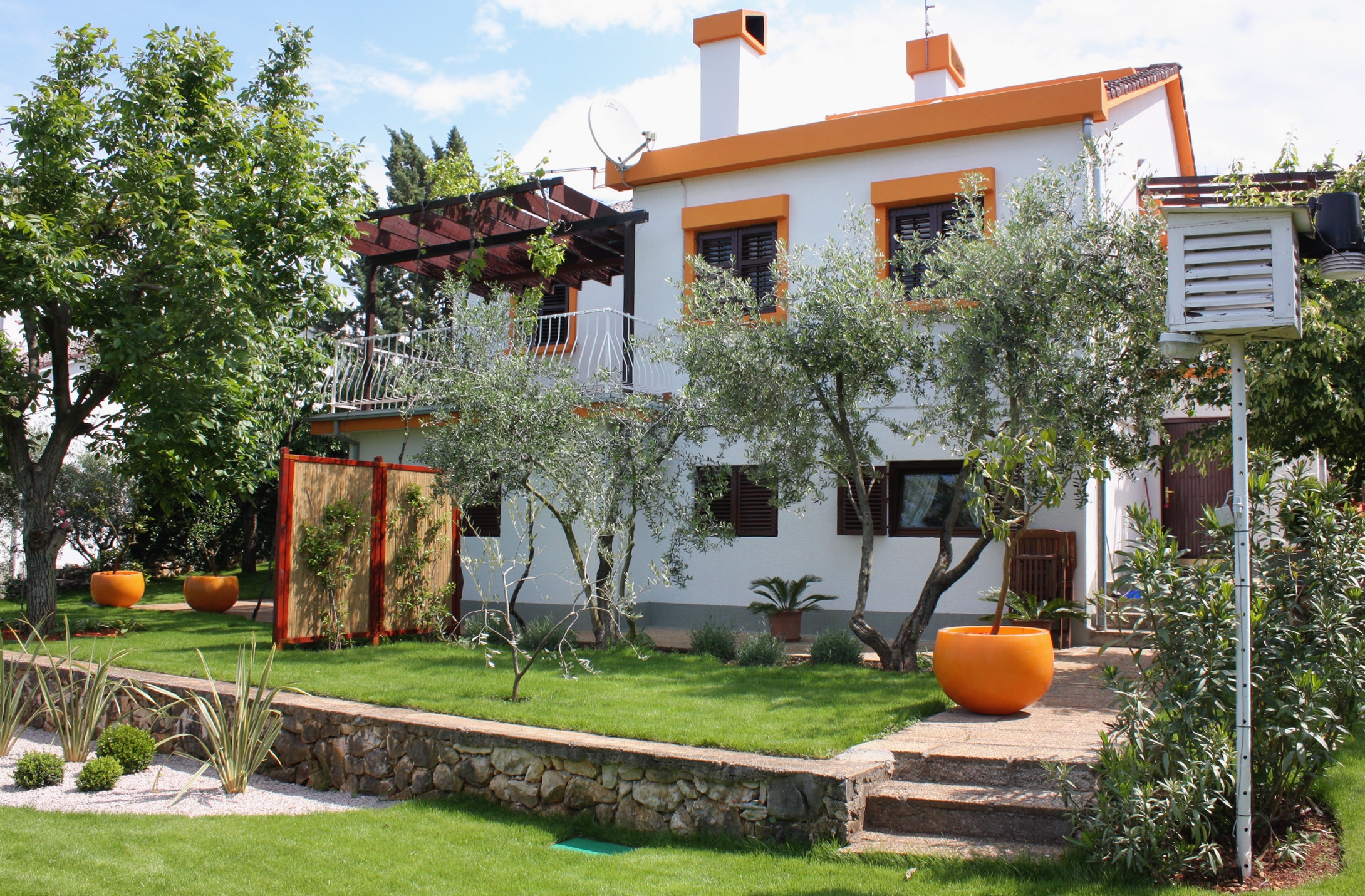 Two bedroom apartment with terrace and sea view Njivice, Krk A-a