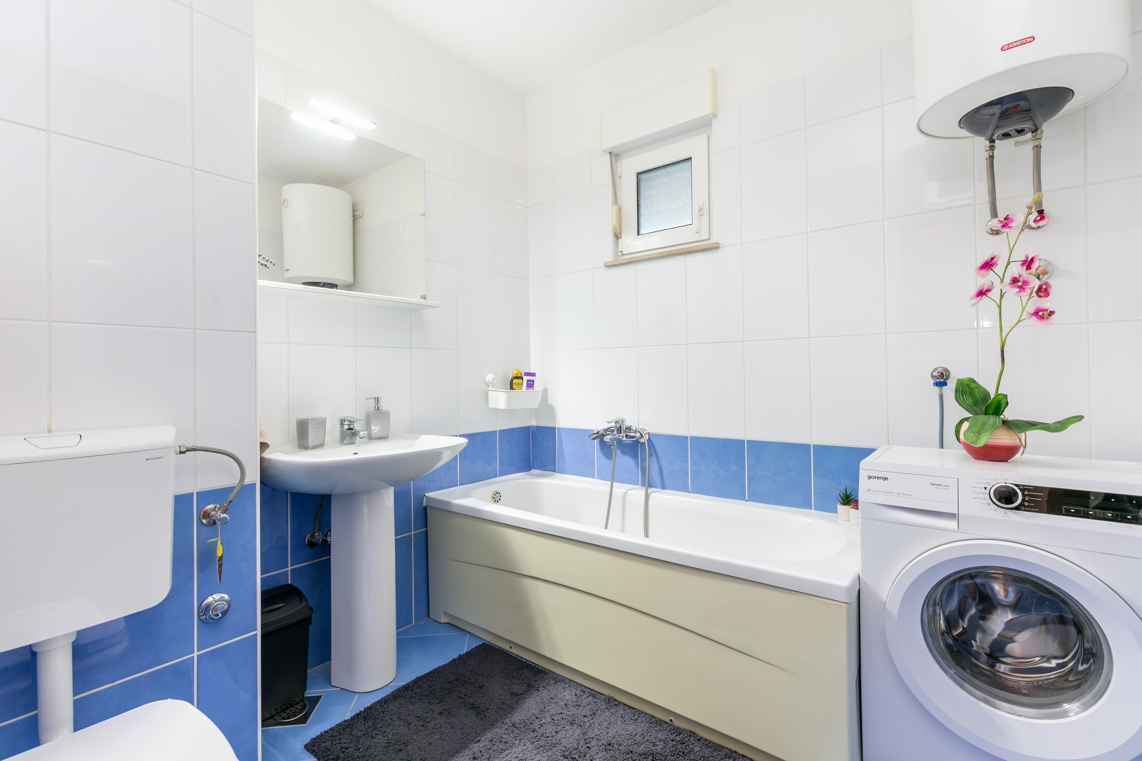Two bedroom apartment with terrace and sea view Trogir  A-a
