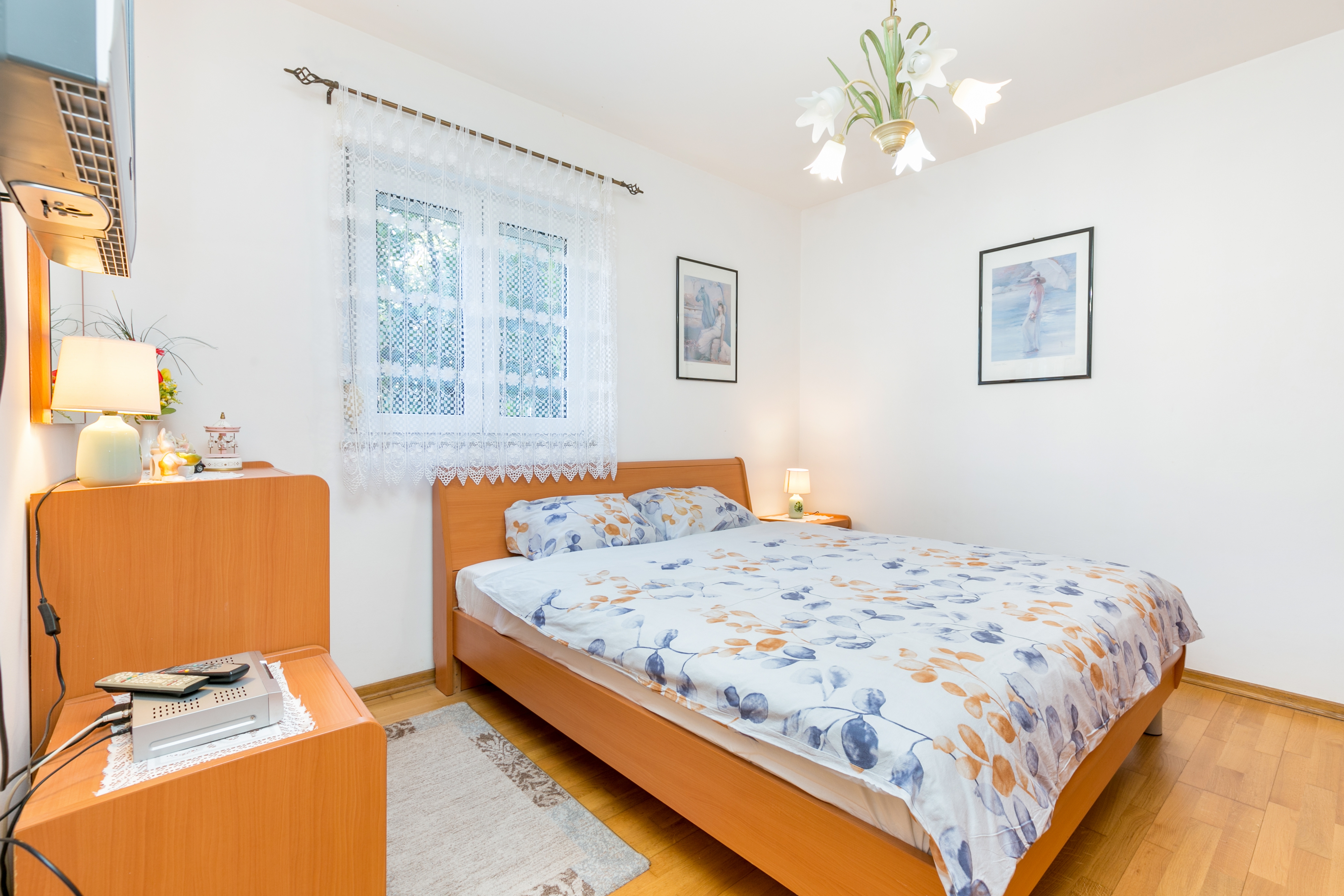 Two bedroom apartment with terrace and sea view Trogir  A-a