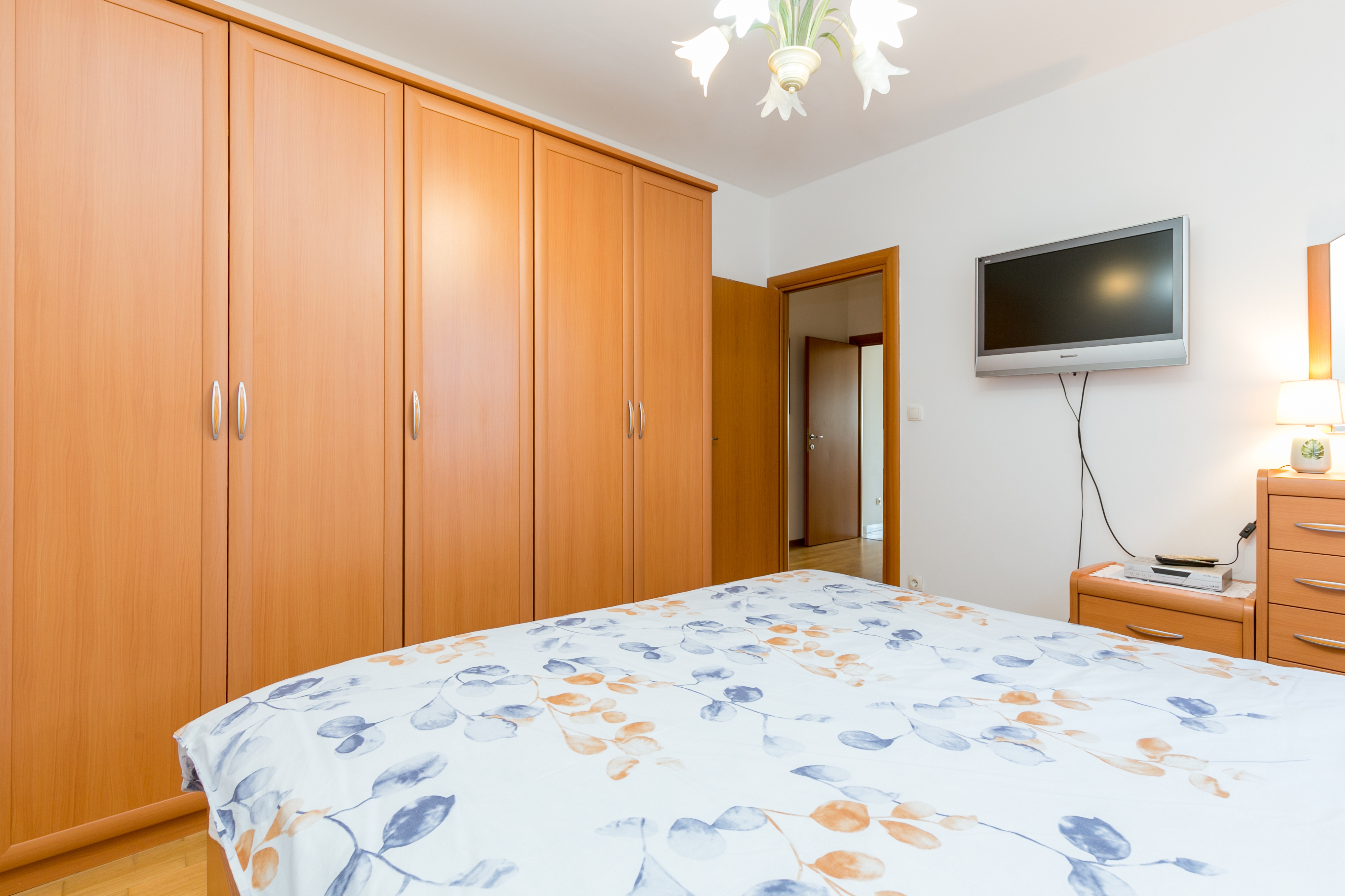 Two bedroom apartment with terrace and sea view Trogir  A-a