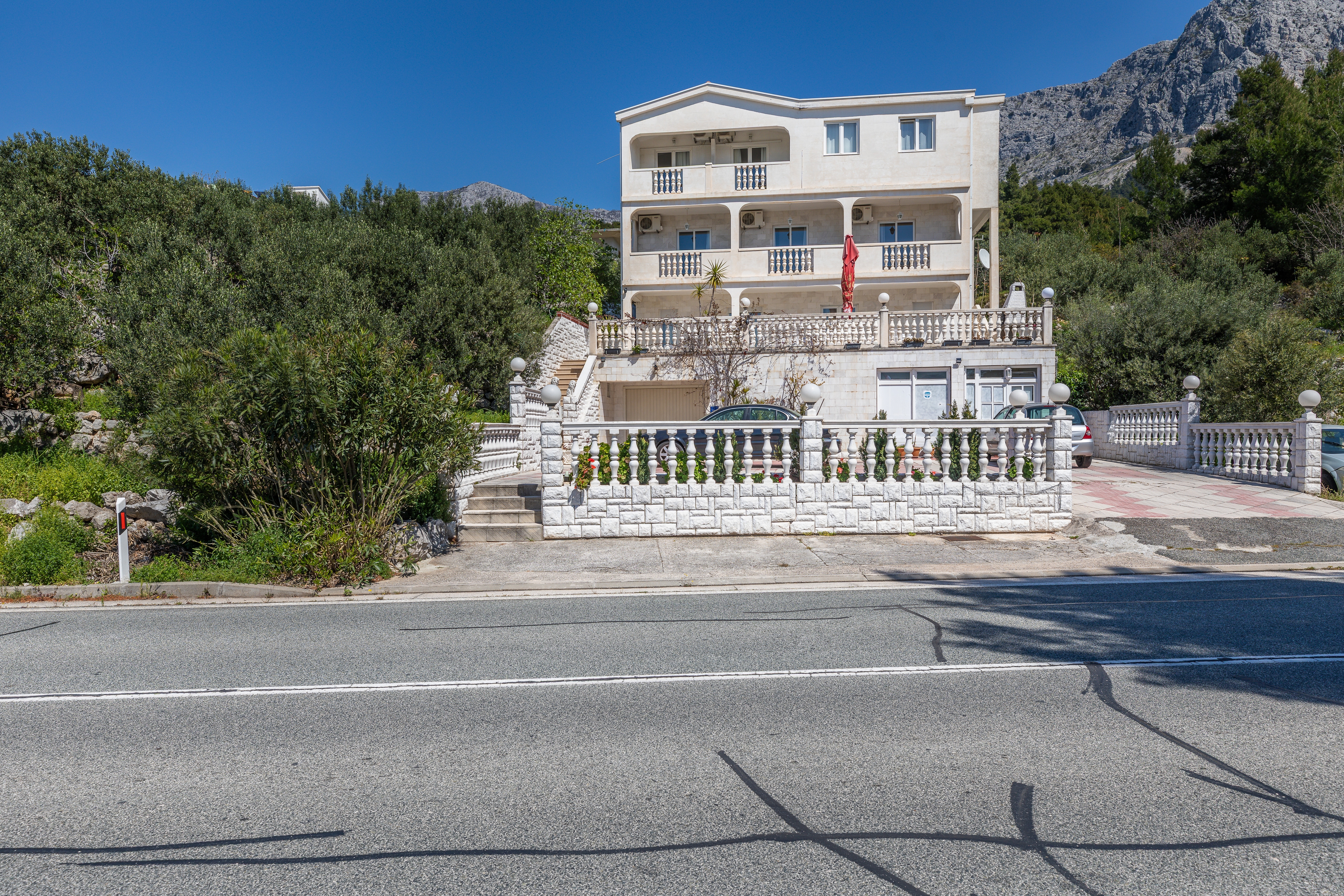 Three bedroom apartment with balcony and sea view Podgora, Makarska (A-23916-b) Three bedroom apartment with balcony and sea view Podgora, Makarska (A-23916-b)