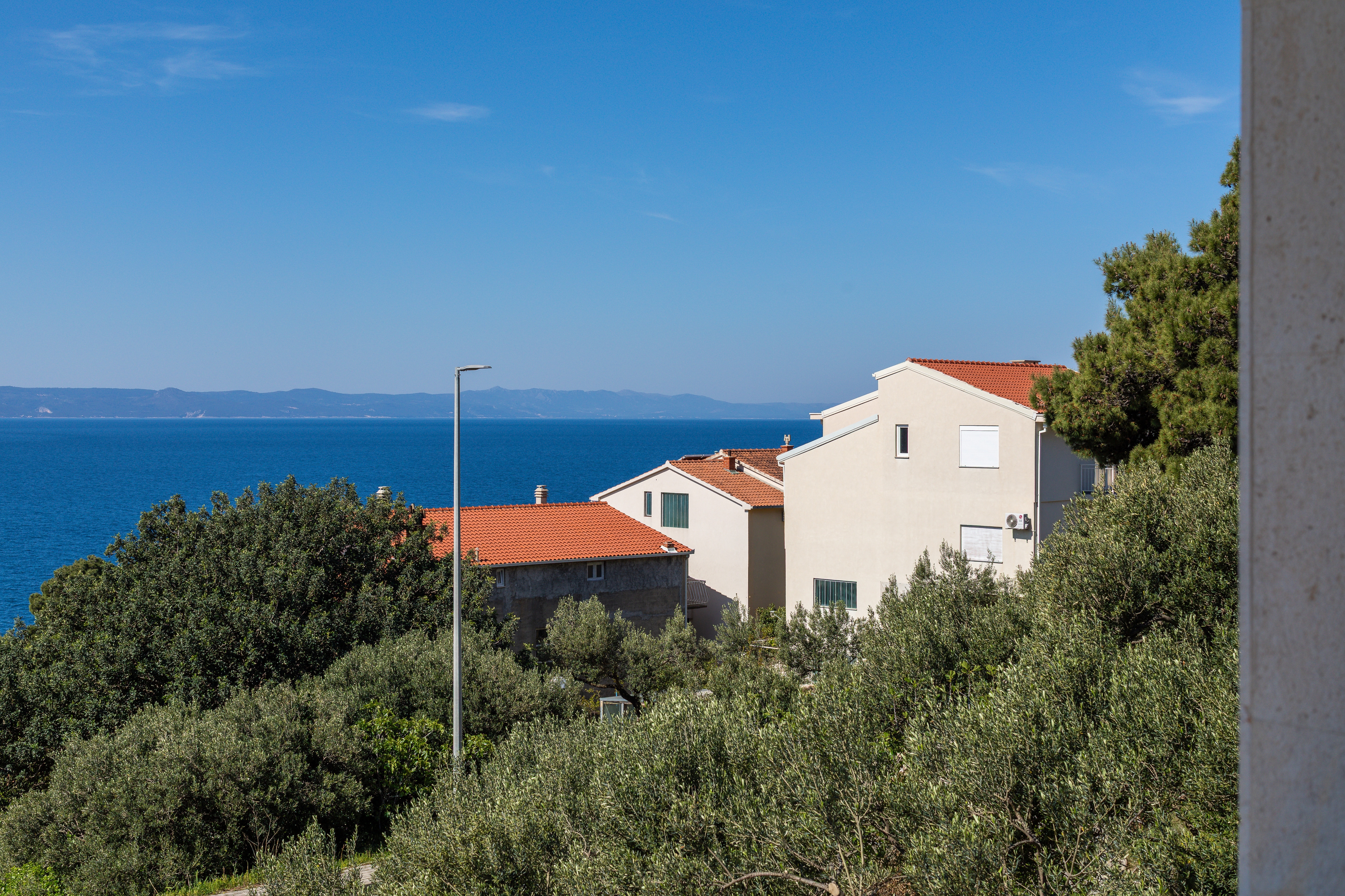 Room with balcony and sea view Podgora, Makarska  S-b