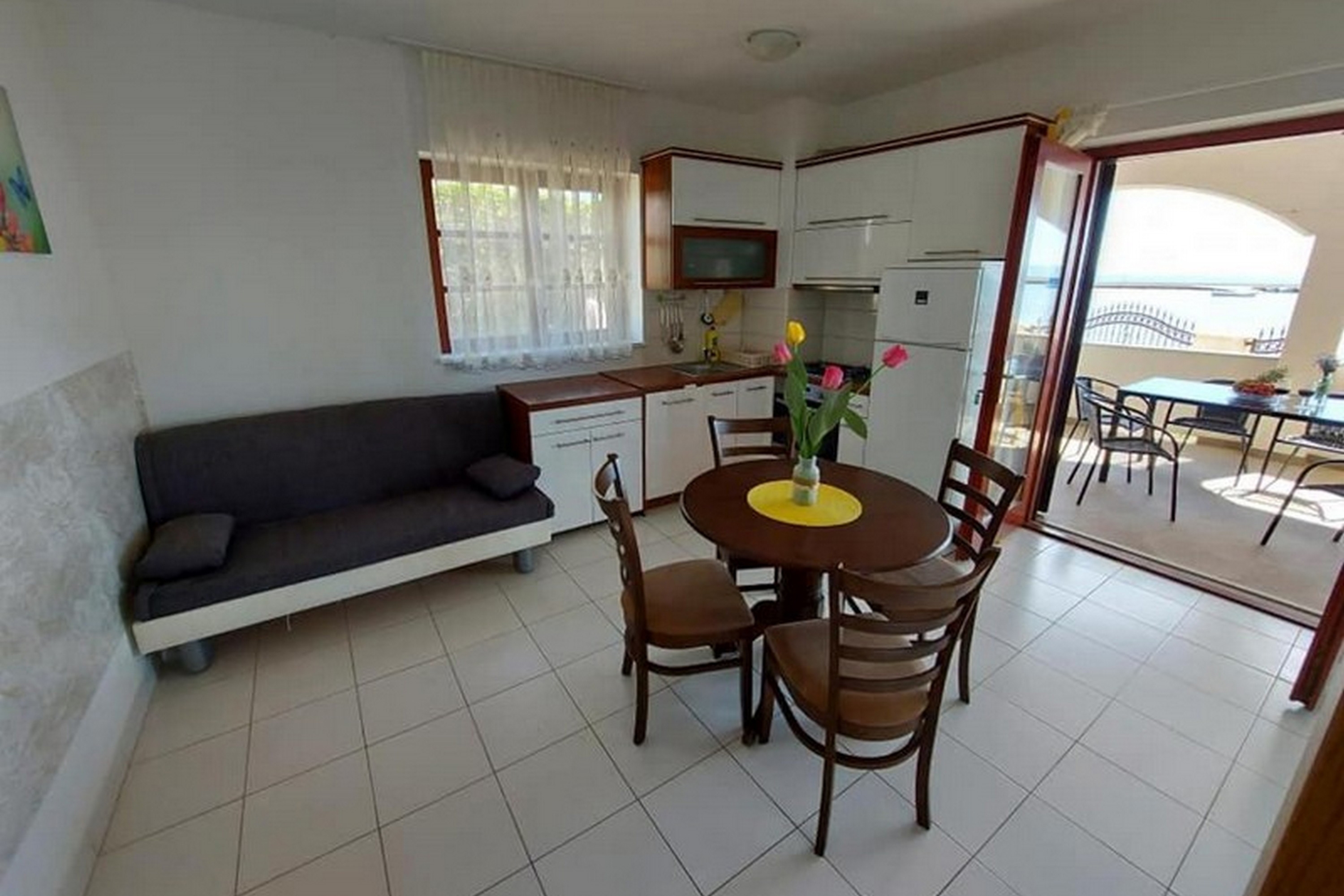 One bedroom apartment near beach Privlaka, Zadar  A-a