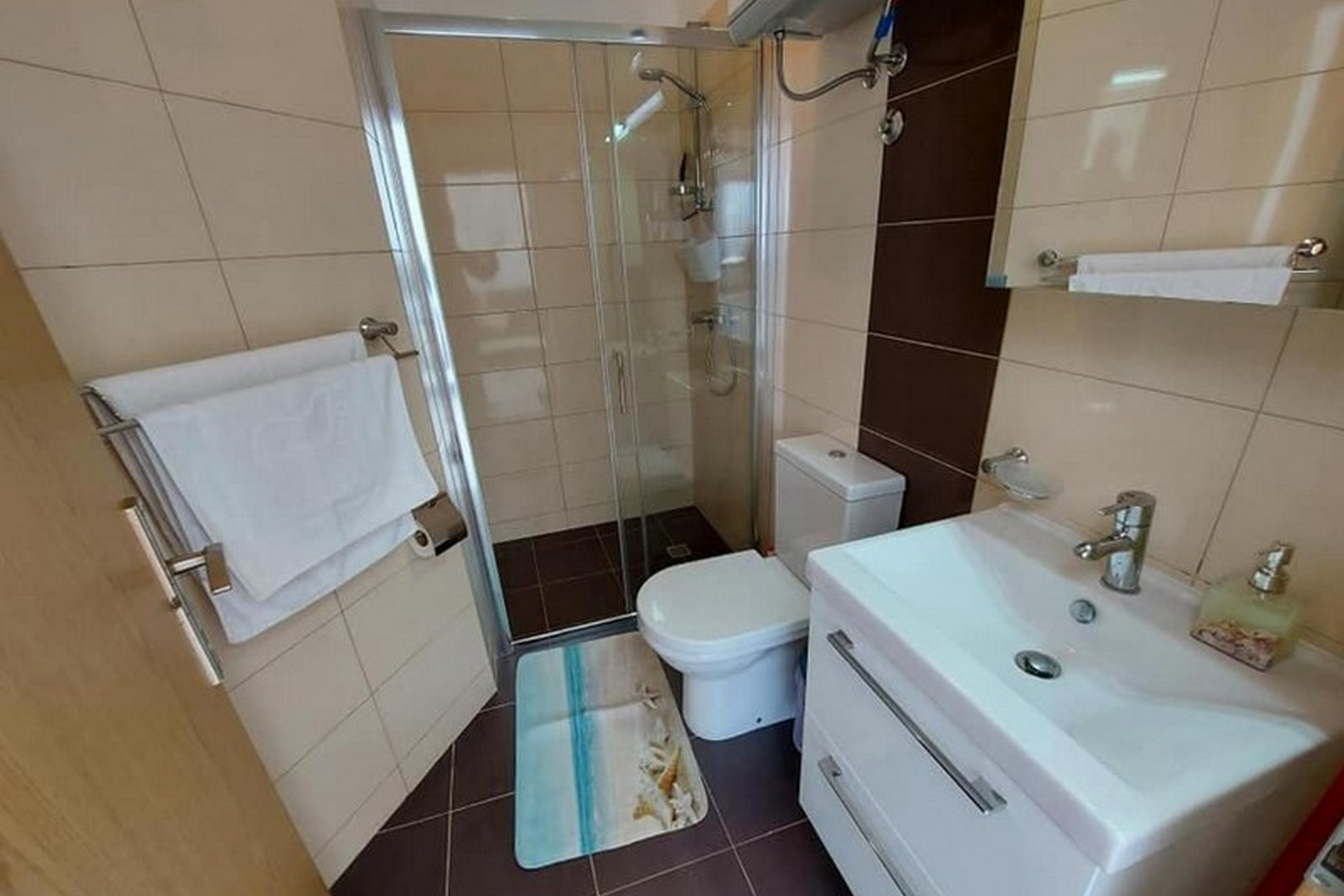 One bedroom apartment near beach Privlaka, Zadar  A-b
