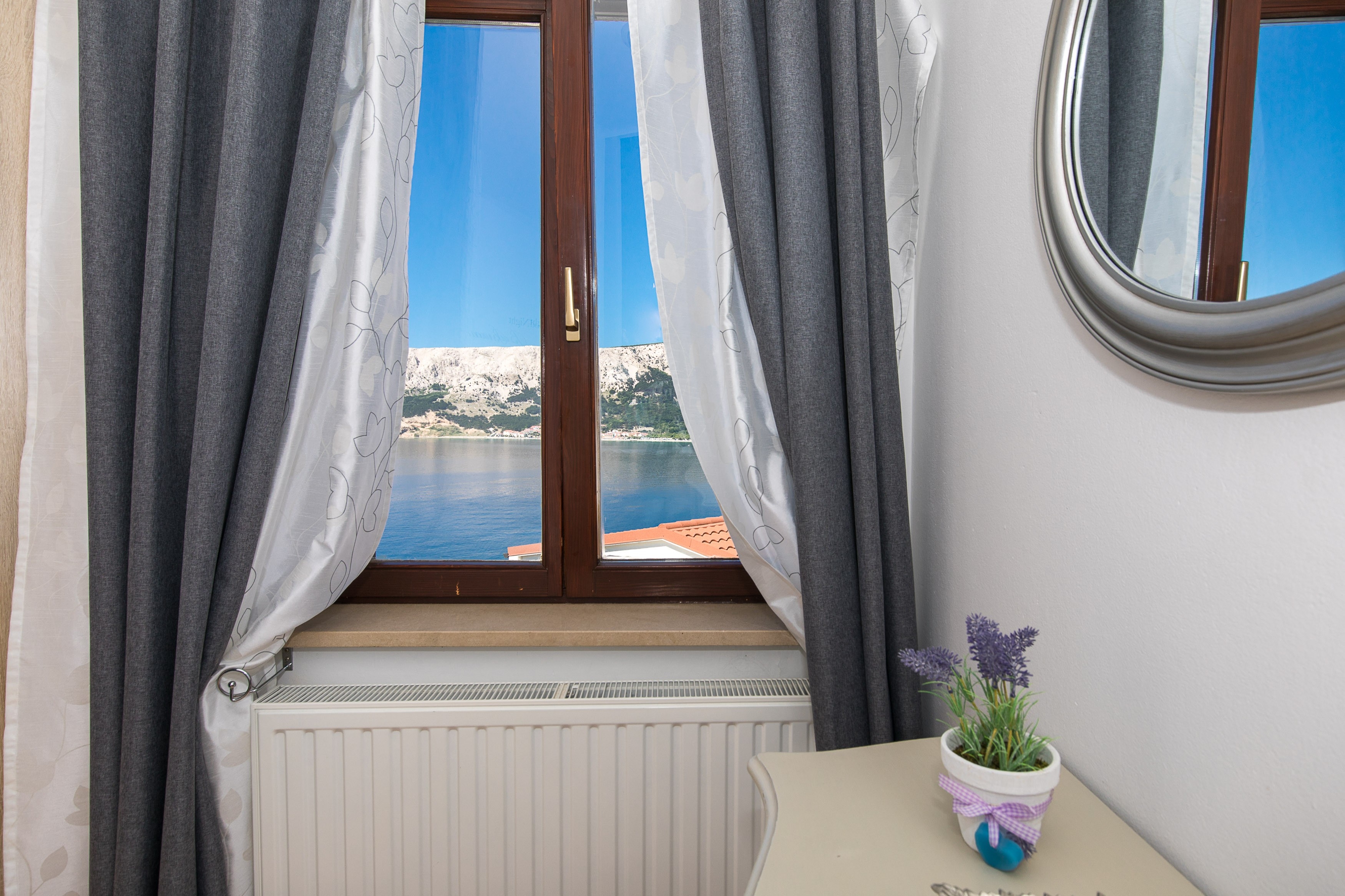 One bedroom apartment with terrace and sea view Baška, Krk  A-a