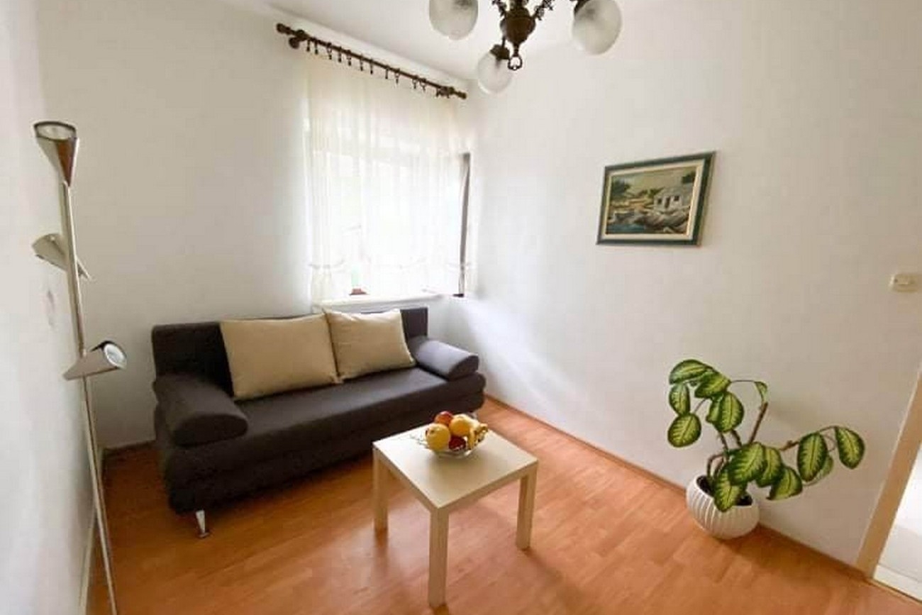 One bedroom apartment with terrace Sutivan, Brač  A-a