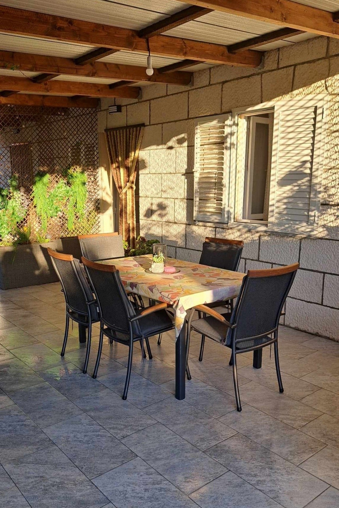 One bedroom apartment with terrace Sutivan, Brač  A-a