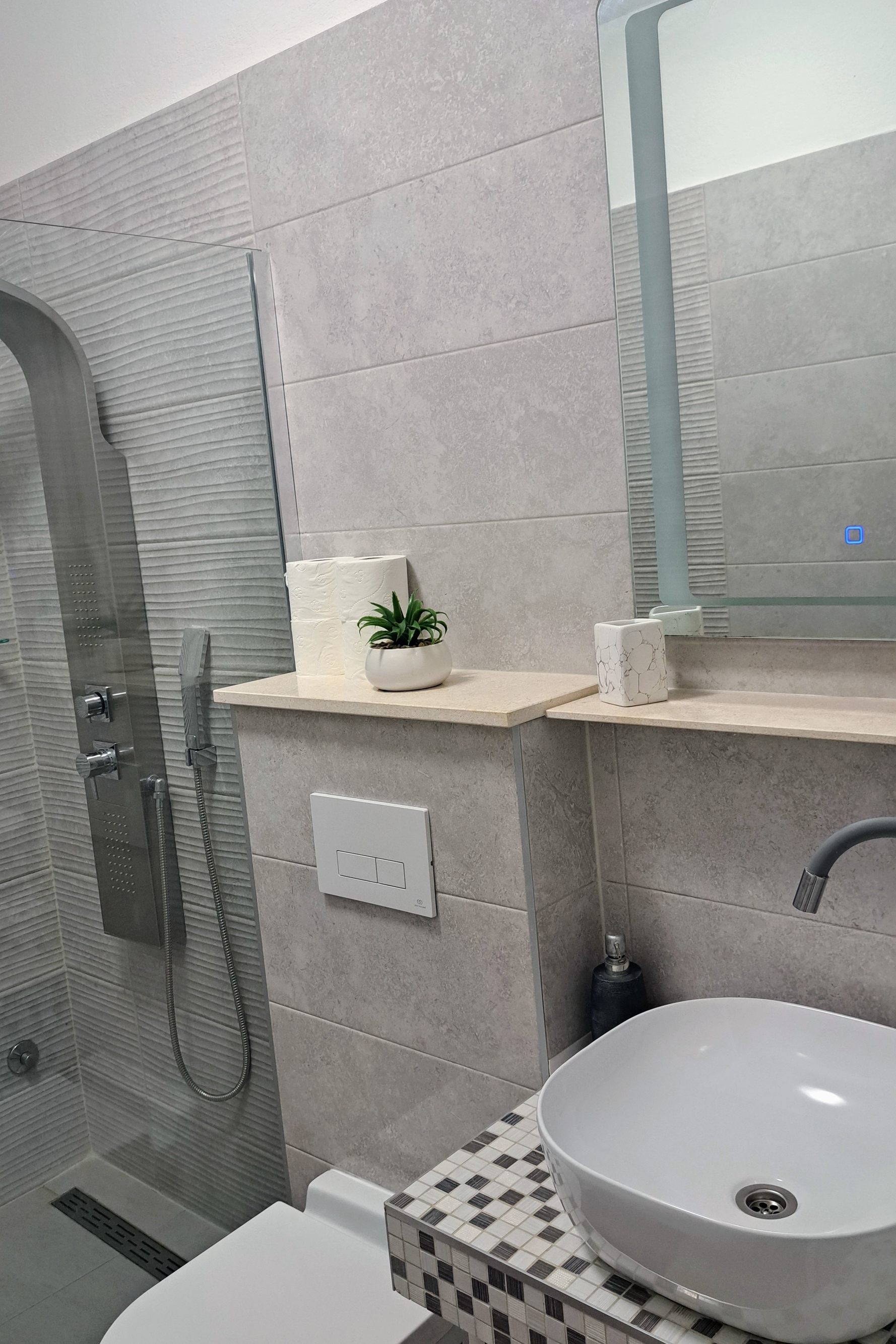 One bedroom apartment with terrace Sutivan, Brač  A-b