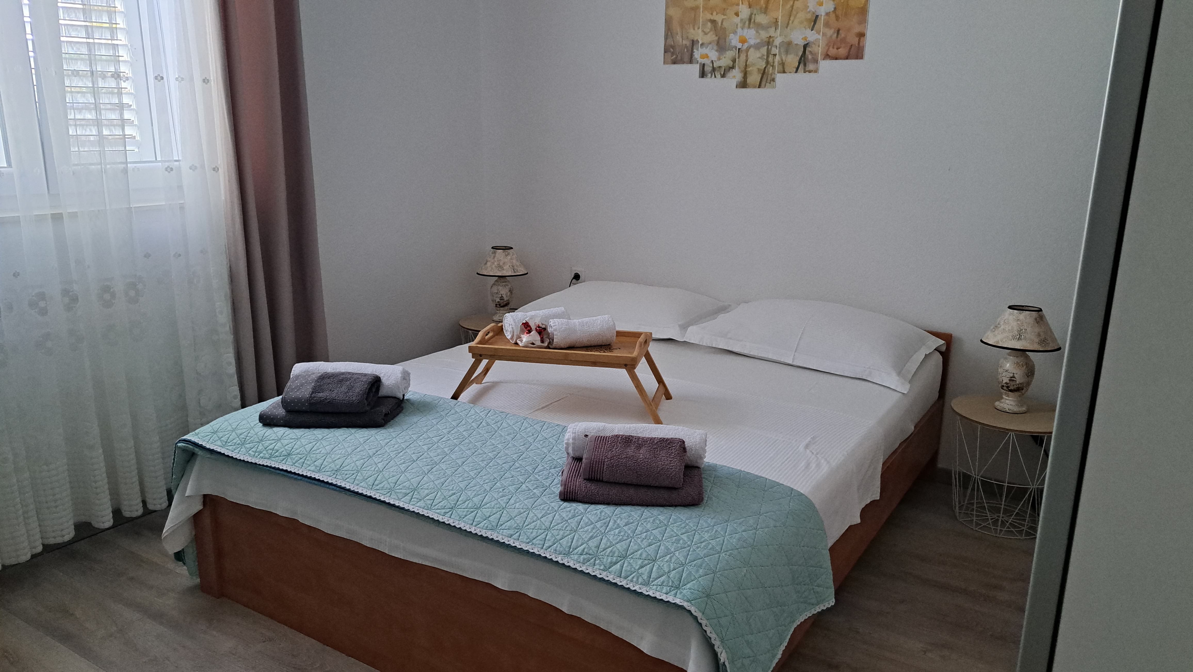 One bedroom apartment with terrace Sutivan, Brač  A-b
