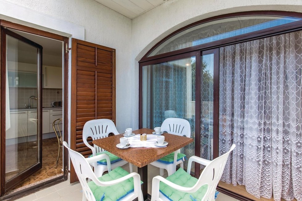 Comfortable and spacious apartment with terrace and sea view Ičići, Opatija  A-a