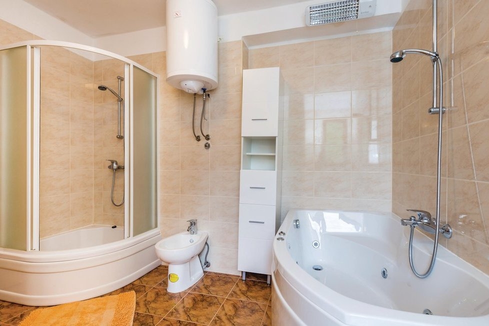 Comfortable and spacious apartment with terrace and sea view Ičići, Opatija  A-a