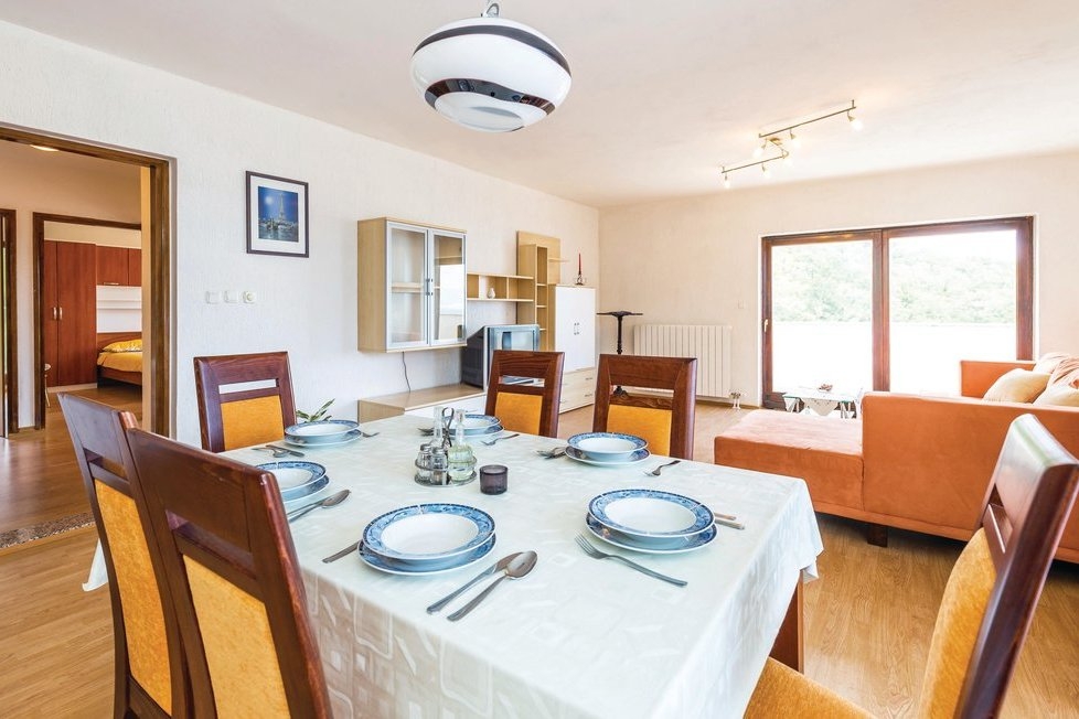 Comfortable and spacious apartment with terrace and sea view Ičići, Opatija  A-a