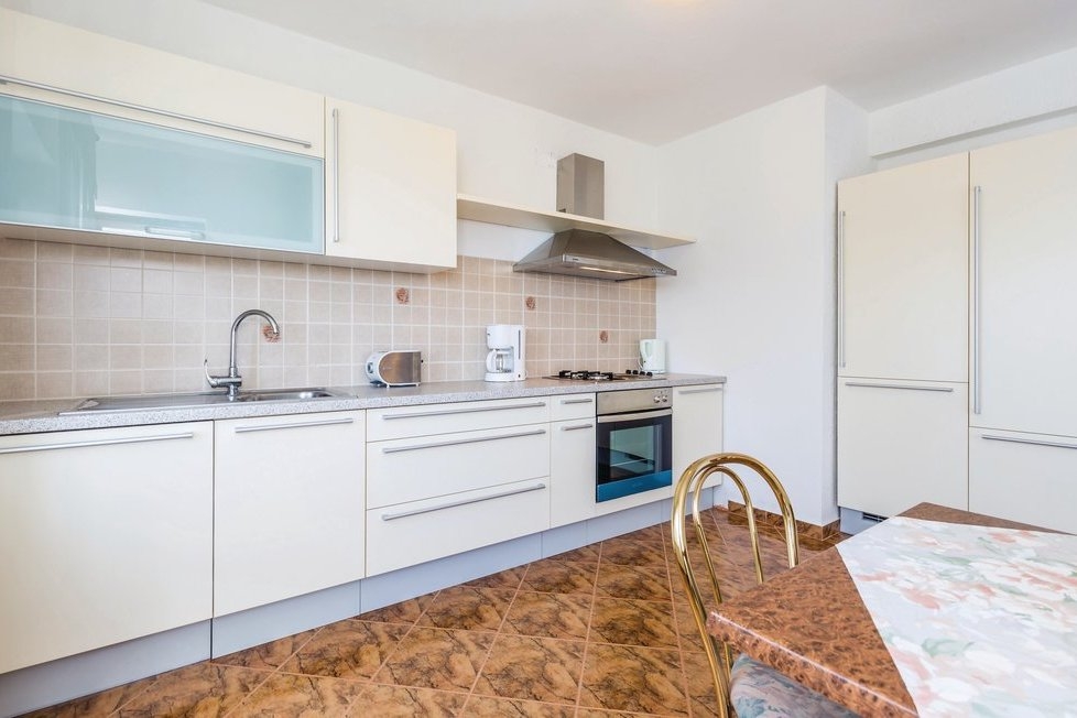 Comfortable and spacious apartment with terrace and sea view Ičići, Opatija  A-a
