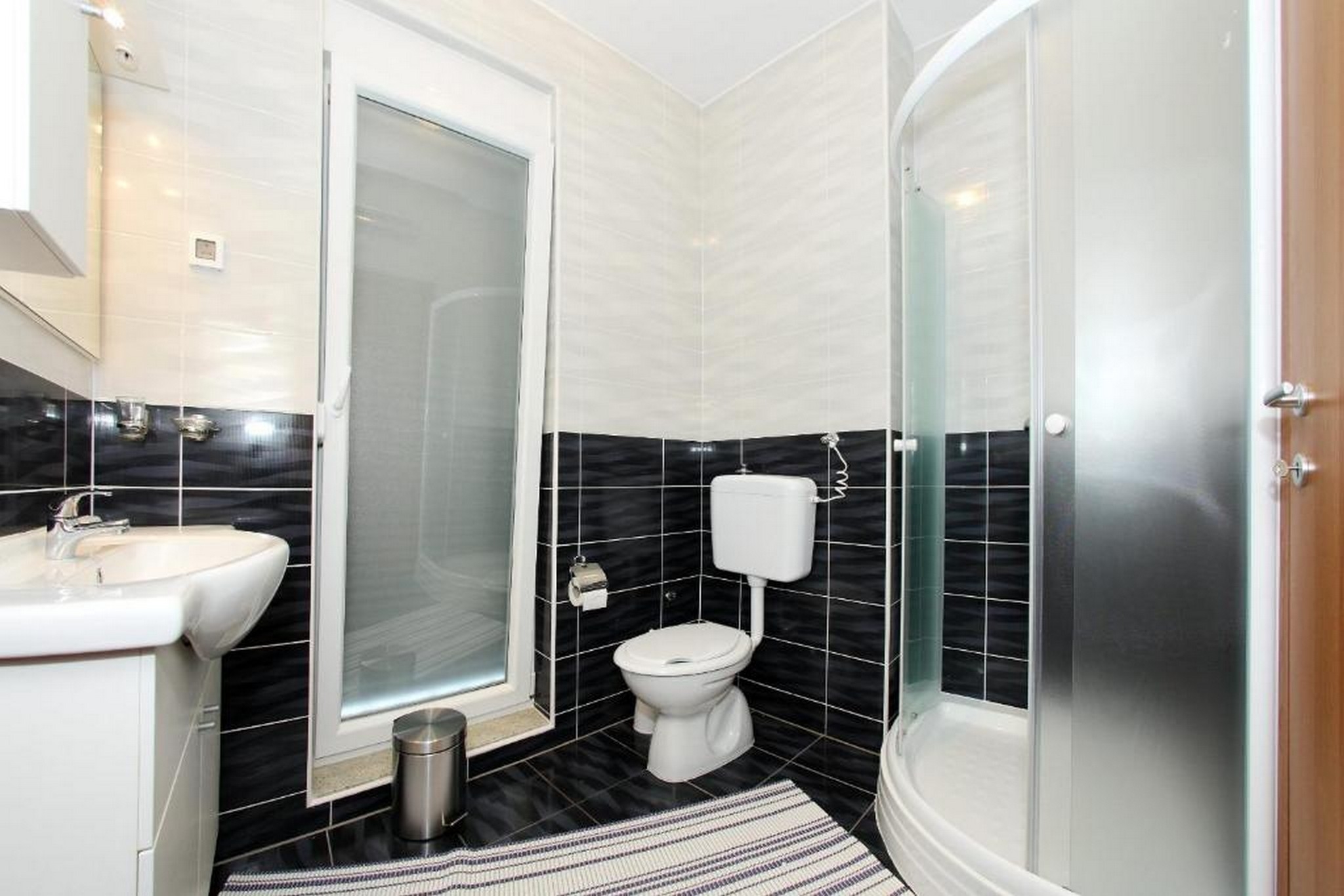 Two bedroom apartment with balcony and sea view Nin, Zadar  A-a