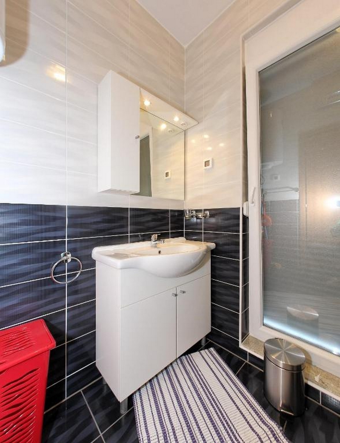 Two bedroom apartment with balcony and sea view Nin, Zadar  A-a