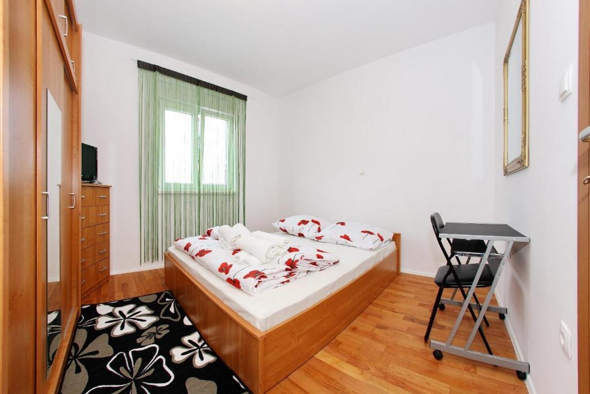 Two bedroom apartment with balcony and sea view Nin, Zadar  A-a
