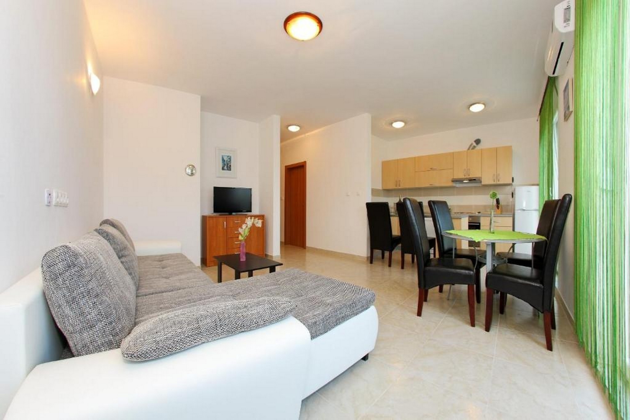 Two bedroom apartment with balcony and sea view Nin, Zadar  A-a
