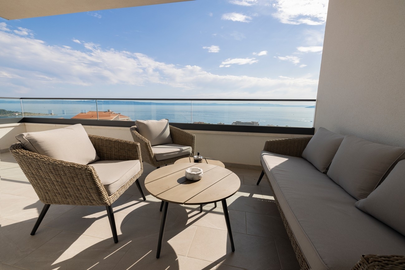 Two bedroom apartment with balcony and sea view Makarska  A-a