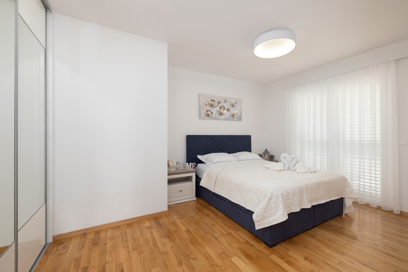 Two bedroom apartment with balcony and sea view Makarska  A-a