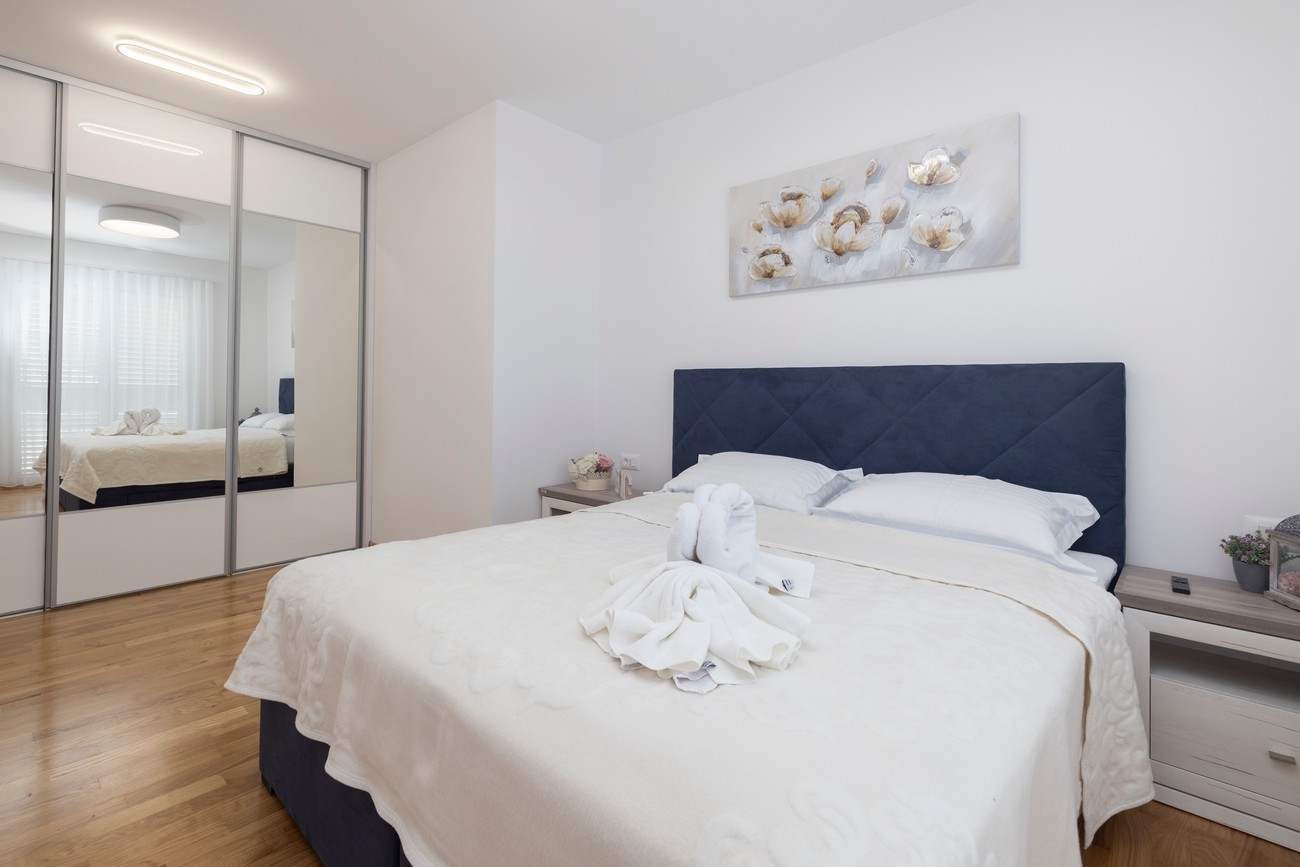 Two bedroom apartment with balcony and sea view Makarska  A-a
